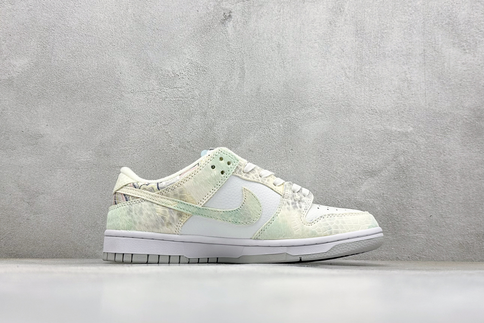 NK Dunk Low 蒸汽木偶 CNY龙年限定 北海龙王 工艺手法钢印水钩刺绣缝纫 DV0831-101