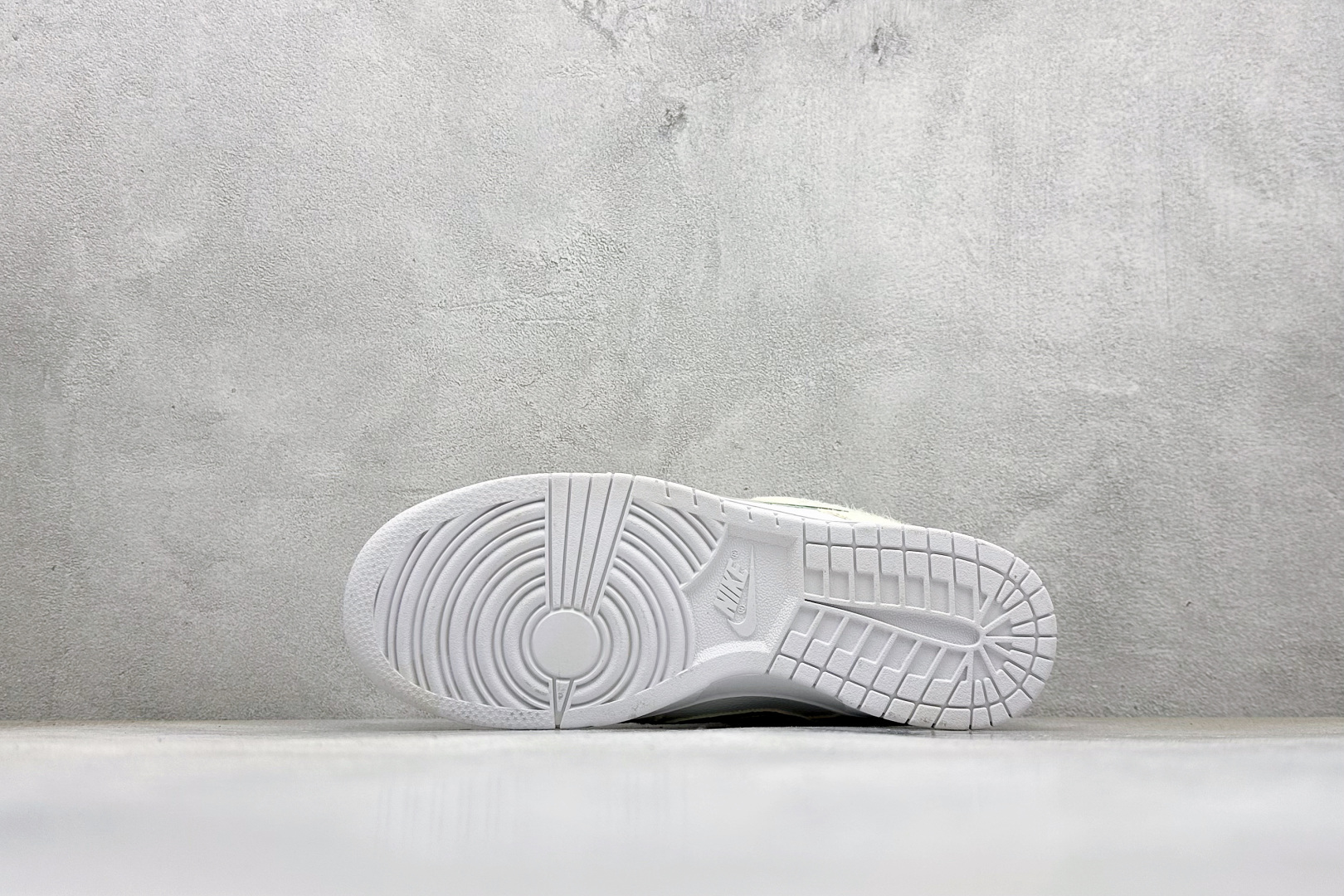 Nike SB Dunk Low 低帮休闲板鞋 DV0831-101