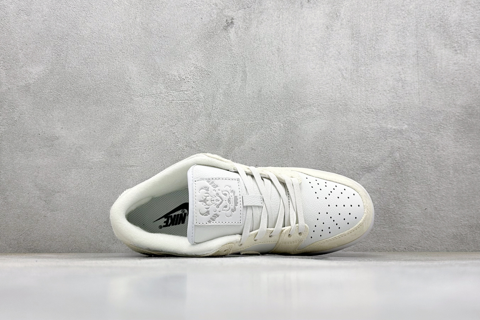 Nike SB Dunk Low 低帮休闲板鞋 DV0831-101