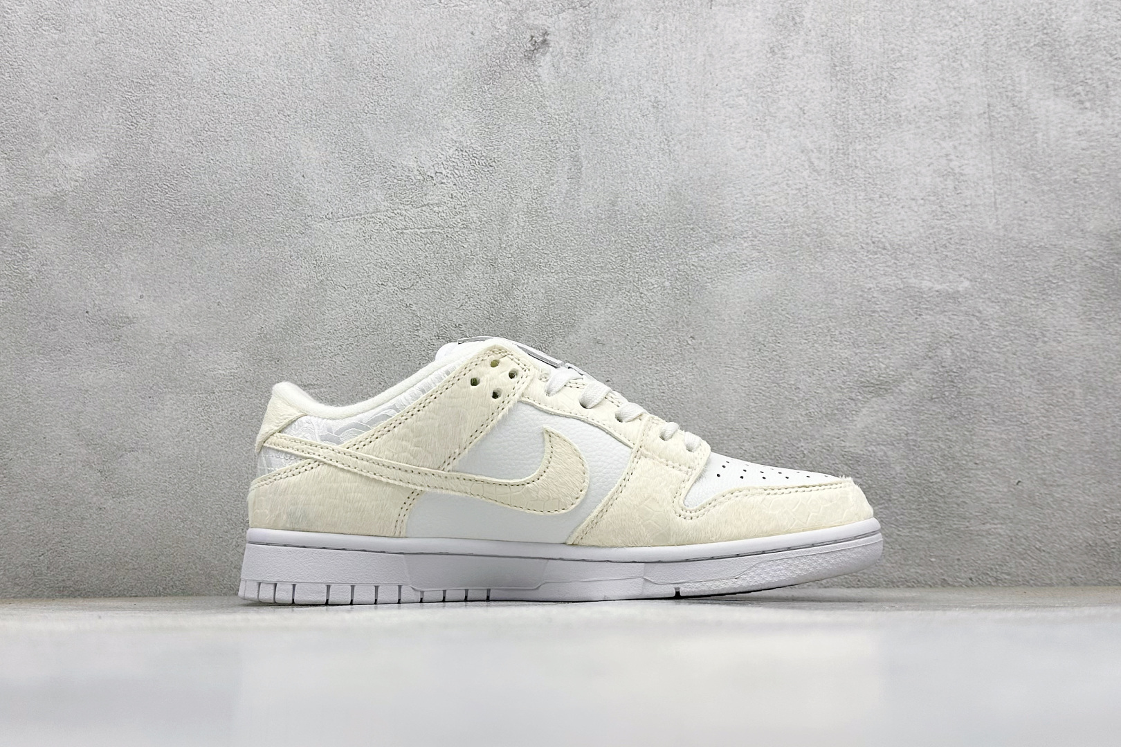 Nike SB Dunk Low 低帮休闲板鞋 DV0831-101