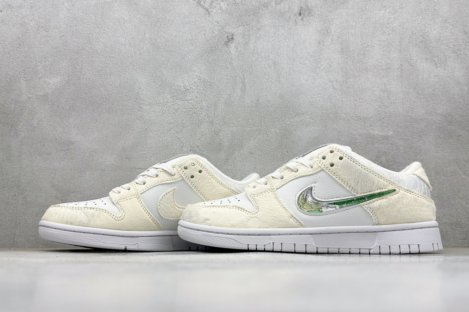 Nike SB Dunk Low 低帮休闲板鞋 DV0831-101