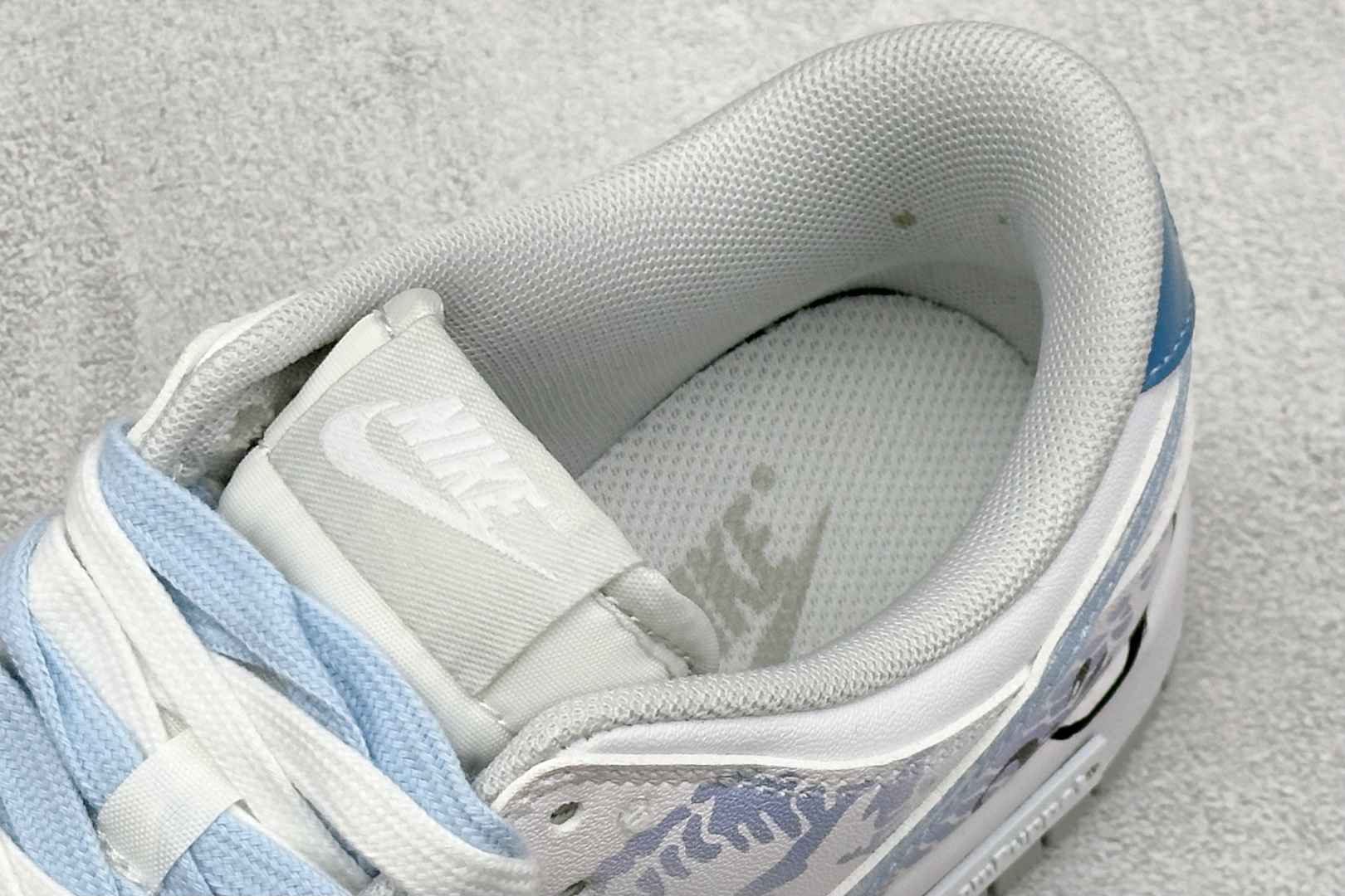 Nike SB Dunk Low 蛇年限定低帮休闲板鞋 LF0039-001