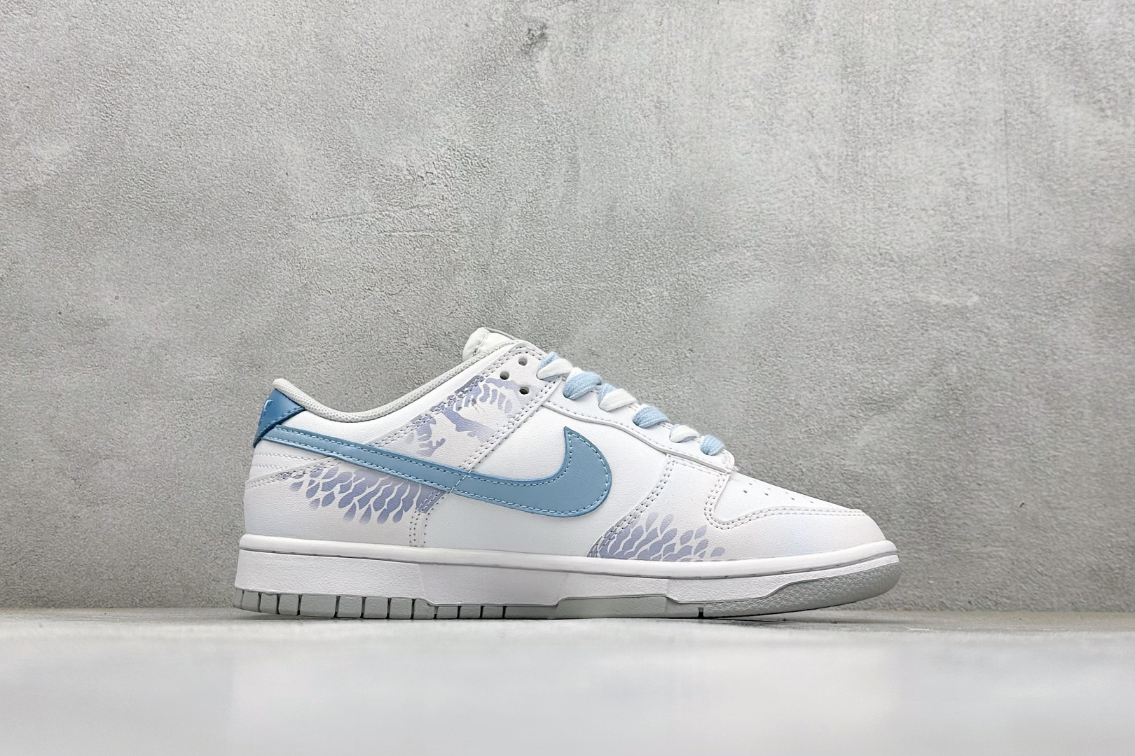 Nike SB Dunk Low 蛇年限定低帮休闲板鞋 LF0039-001