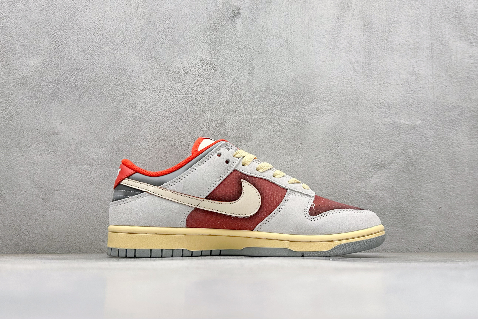 Nike SB Dunk Low 龙年限定低帮休闲板鞋 FJ5429-133