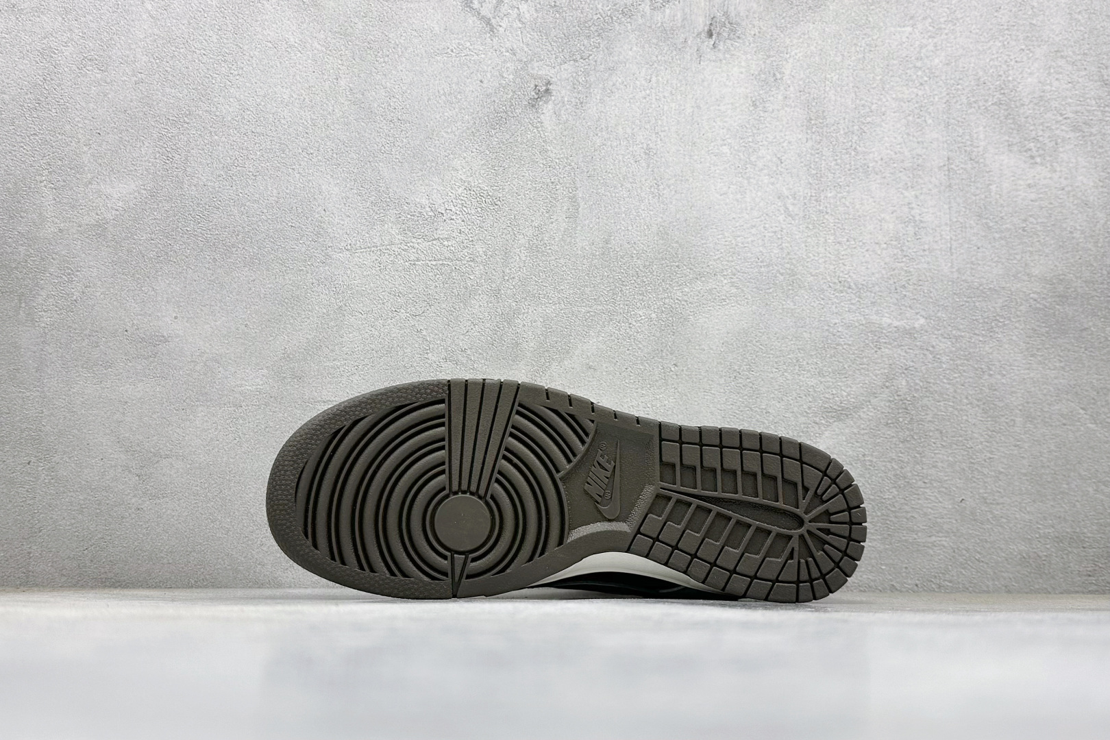 Nike SB Dunk Low 低帮休闲板鞋 HV5980-231-莆田鞋,莆田鞋货源,高仿鞋,高仿鞋货源,安福档口,莆田高仿鞋,莆田鞋批发,高仿鞋批发,莆田高仿运动鞋,高仿运动鞋,莆田运动鞋 Nike SB Dunk Low 低帮休闲板鞋 HV5980-231