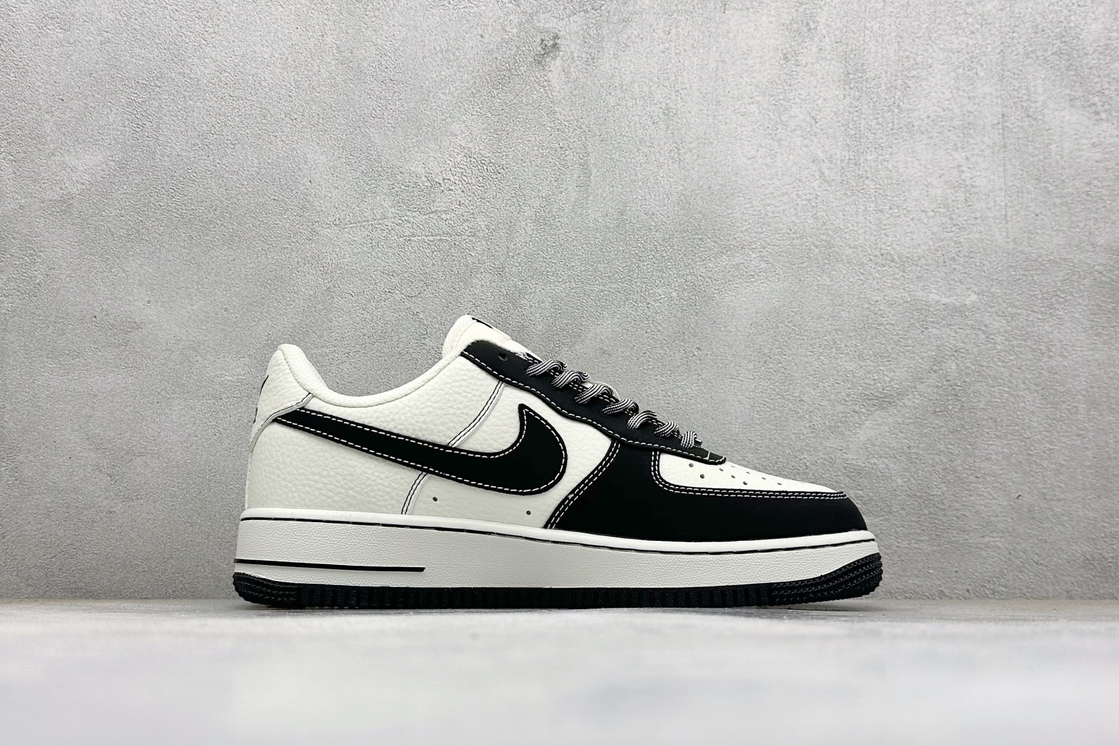 SC版NIke Air Force 1 '07 Low NIKE--经典黑白 空军一号低帮 运动鞋 休闲鞋 NH0601-574