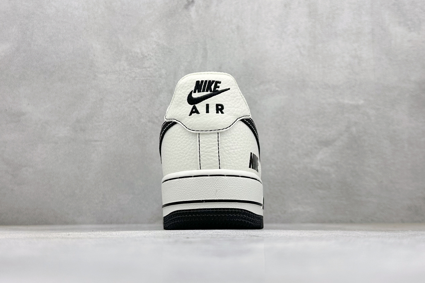 SC版NIke Air Force 1 '07 Low NIKE--经典黑白 空军一号低帮 运动鞋 休闲鞋 NH0601-574