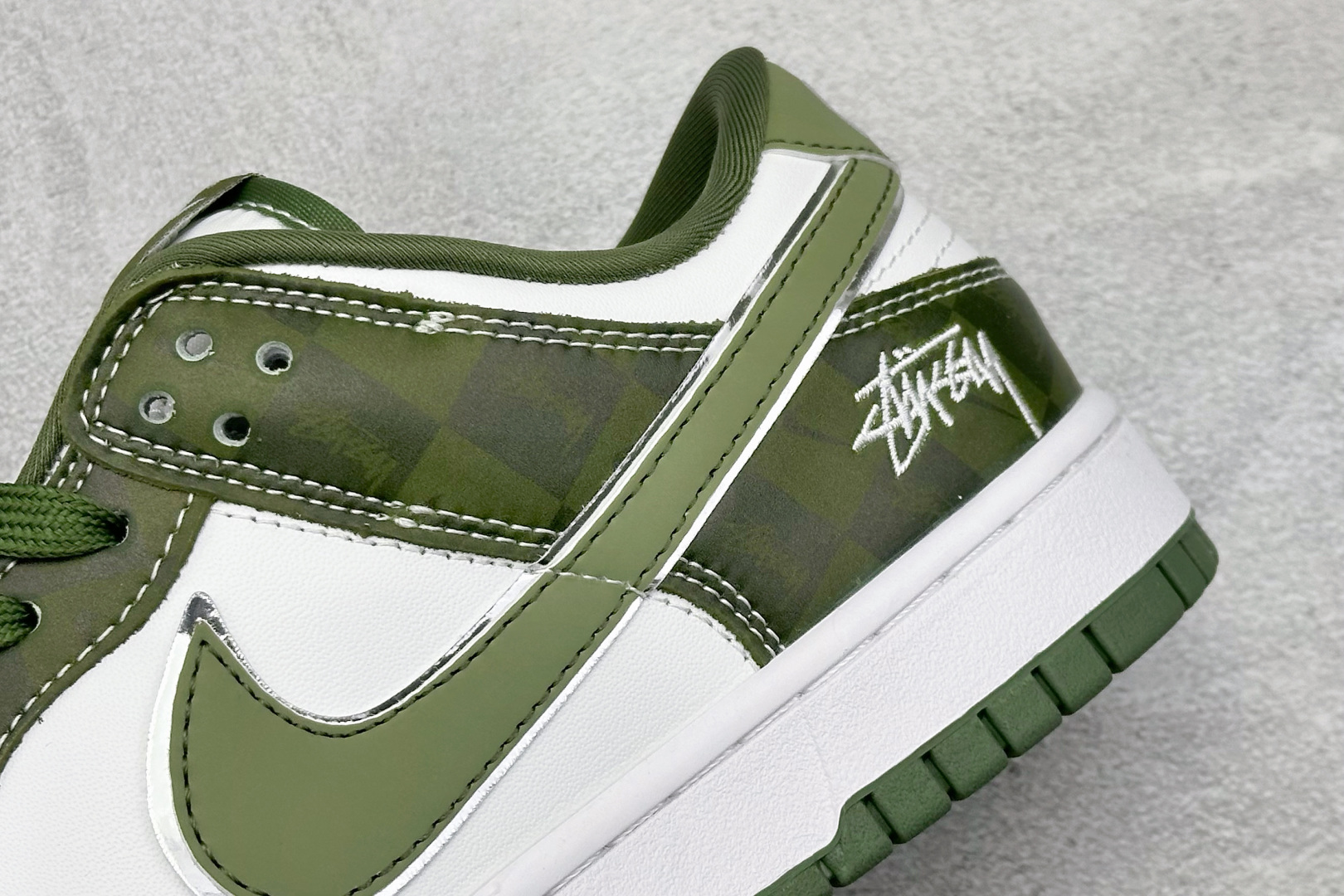 XC版Nike SB Dunk Low“斯图西联名——双拼迷彩” 周年高端定制 低帮休闲板鞋 DG1988-010