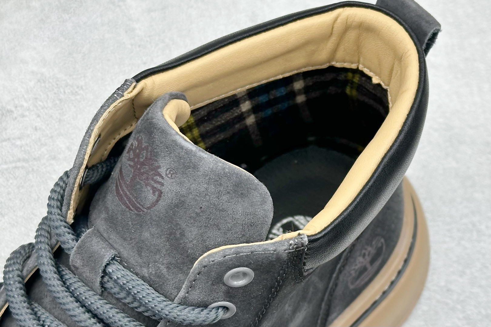 320 Timberland添柏岚/天伯伦 秋冬新品 秋冬必备户外休闲大黄靴系列 TB10035-Chinese UA Cheap High Quatity Brand Clothes Bags handbags Sneakers wholesale wholesaler seller from China Factory suppliers Fashion Clothing Shoes best Quality Beautiful Price 320 Timberland添柏岚/天伯伦 秋冬新品 秋冬必备户外休闲大黄靴系列 TB10035