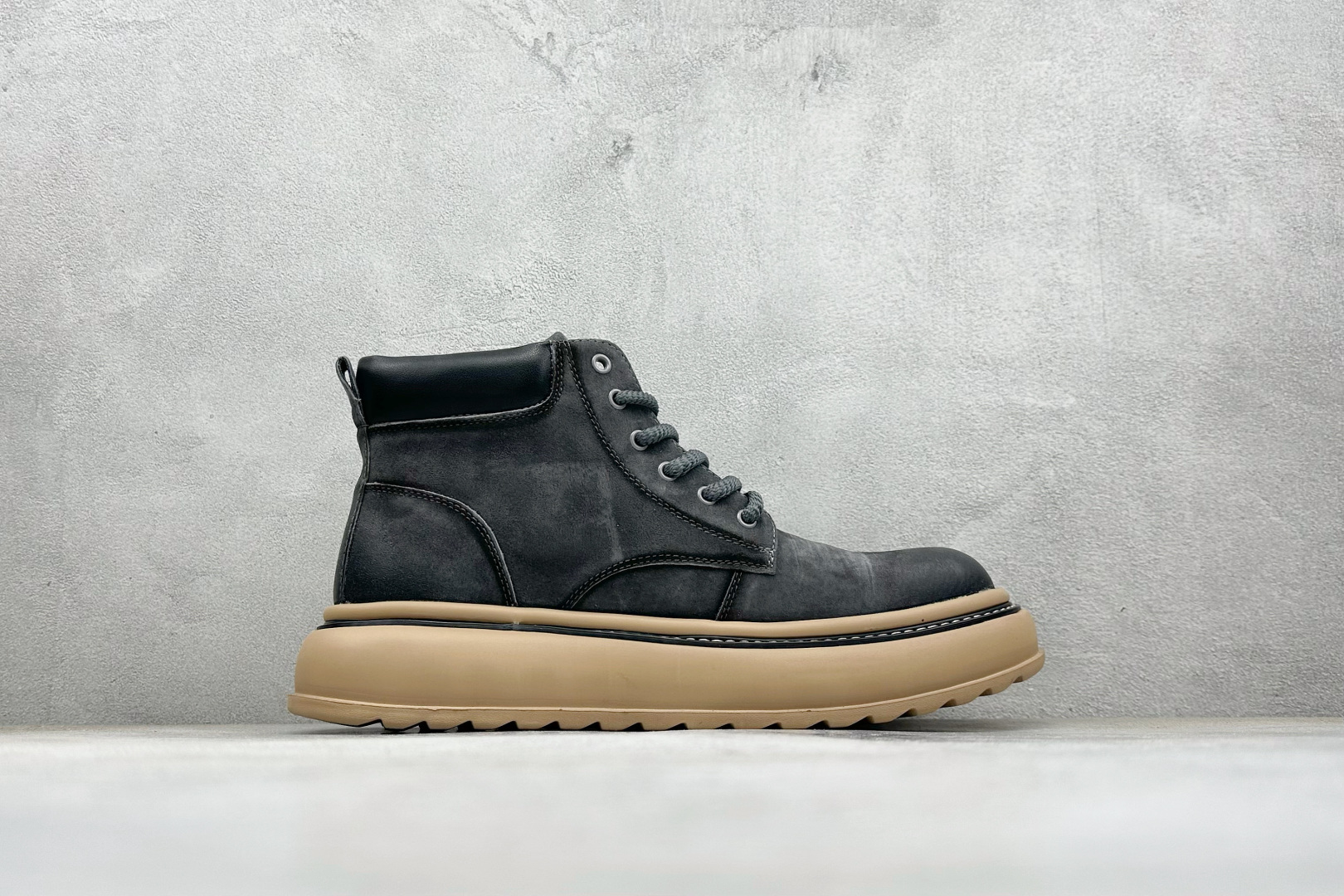 320 Timberland添柏岚/天伯伦 秋冬新品 秋冬必备户外休闲大黄靴系列 TB10035-Chinese UA Cheap High Quatity Brand Clothes Bags handbags Sneakers wholesale wholesaler seller from China Factory suppliers Fashion Clothing Shoes best Quality Beautiful Price 320 Timberland添柏岚/天伯伦 秋冬新品 秋冬必备户外休闲大黄靴系列 TB10035