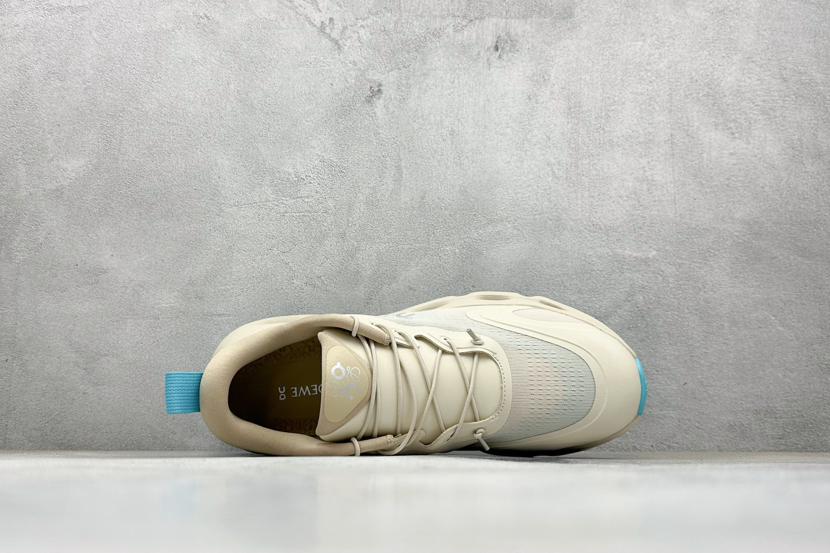 170 LOEWE x On Cloudtilt 昂跑罗意威联名 圆头系带跑鞋 3MF3060