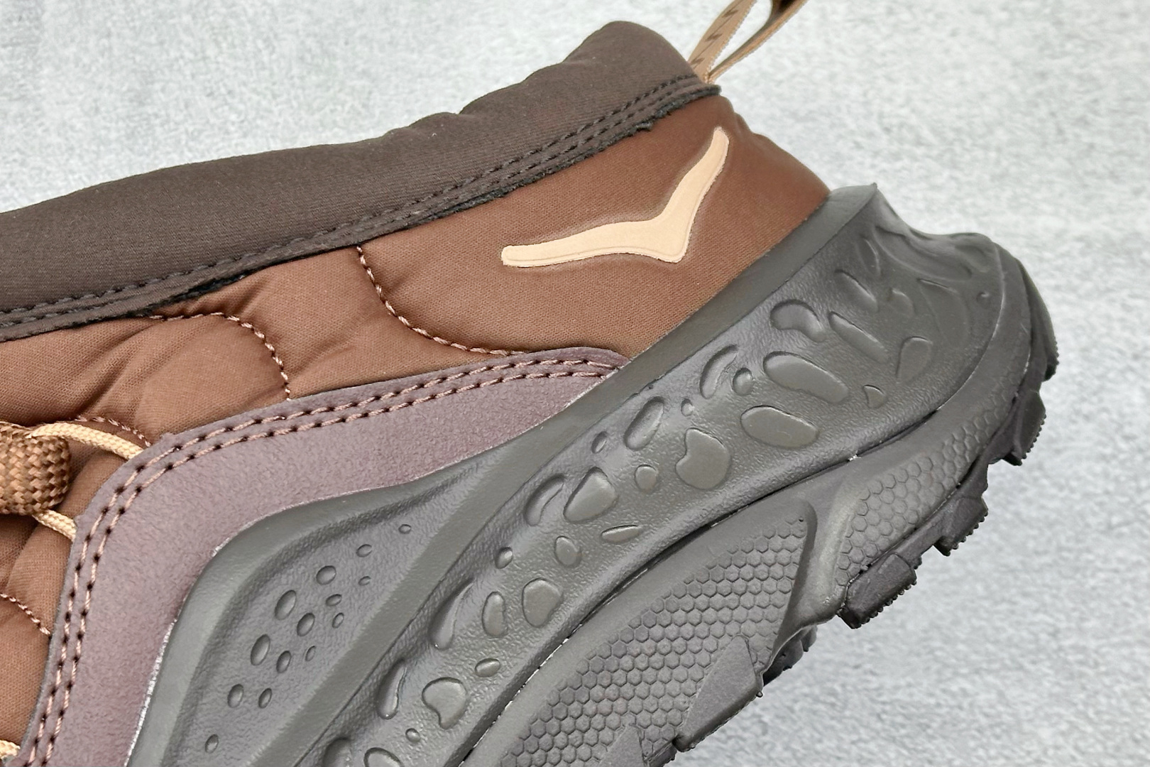 放店私HOKA ONE ONE Ora Primo 内里薄绒 秋冬季保暖半拖这款鞋无论从脚感上 设计上都