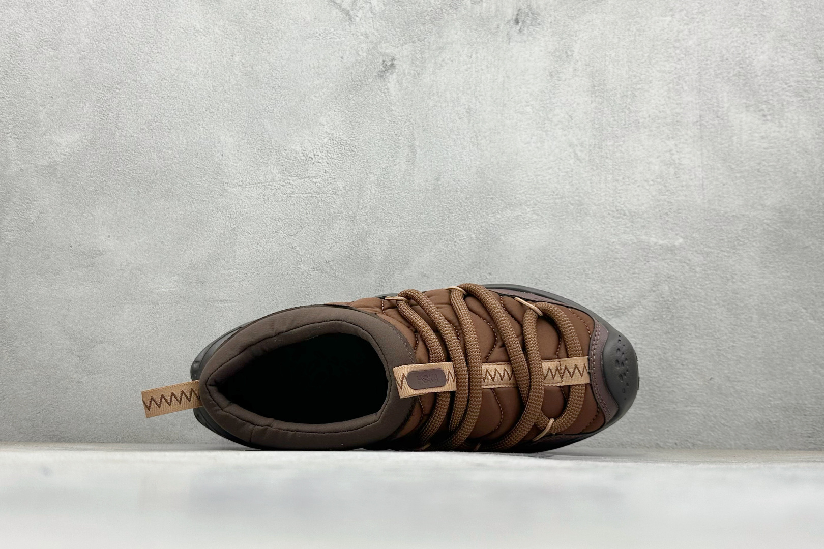 放店私HOKA ONE ONE Ora Primo 内里薄绒 秋冬季保暖半拖这款鞋无论从脚感上 设计上都