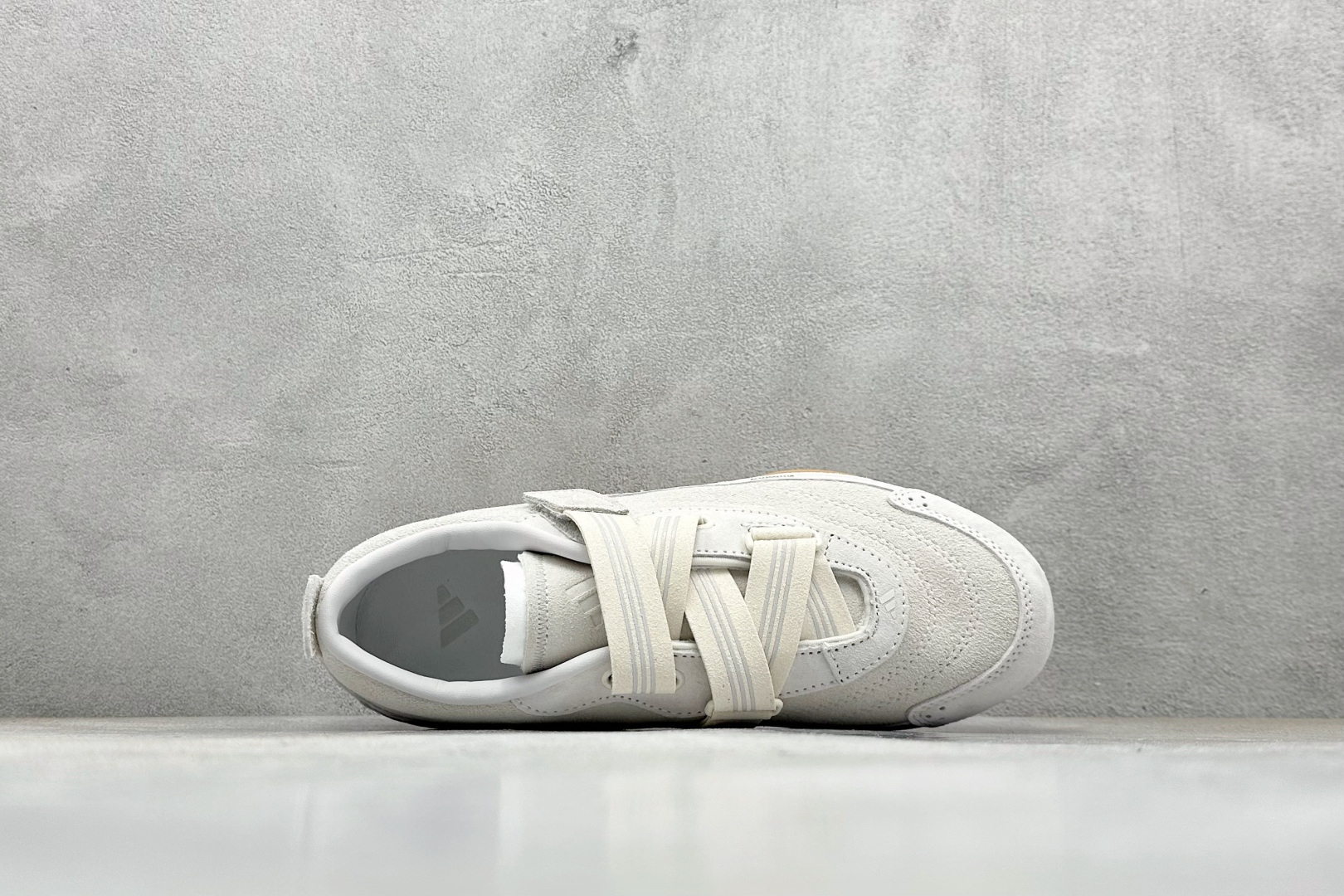 Adidas Urban Reverie 阿迪舒适时尚魔术贴防滑耐磨生活休闲鞋 JS0151-莆田鞋,莆田鞋货源,高仿鞋,高仿鞋货源,安福档口,莆田高仿鞋,莆田鞋批发,高仿鞋批发,莆田高仿运动鞋,高仿运动鞋,莆田运动鞋 Adidas Urban Reverie 阿迪舒适时尚魔术贴防滑耐磨生活休闲鞋 JS0151