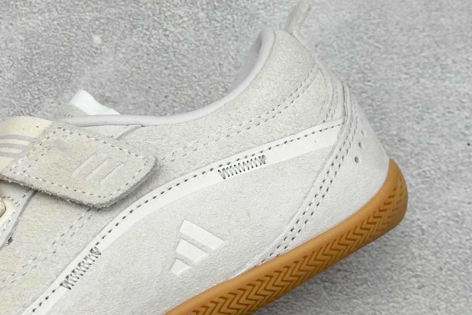 Adidas Urban Reverie 阿迪舒适时尚魔术贴防滑耐磨生活休闲鞋 JS0151-莆田鞋,莆田鞋货源,高仿鞋,高仿鞋货源,安福档口,莆田高仿鞋,莆田鞋批发,高仿鞋批发,莆田高仿运动鞋,高仿运动鞋,莆田运动鞋 Adidas Urban Reverie 阿迪舒适时尚魔术贴防滑耐磨生活休闲鞋 JS0151