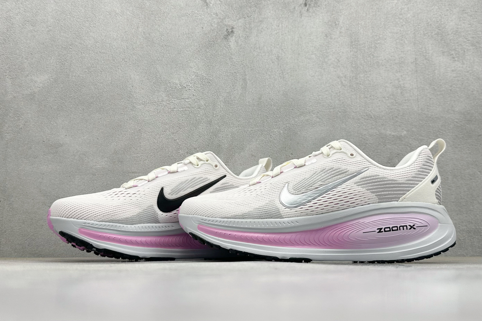 放店私RS版 NK Zoom VOMERO 18 轻量跑鞋耐克网透面气 训跑练步鞋外贸专供订单 原厂折返