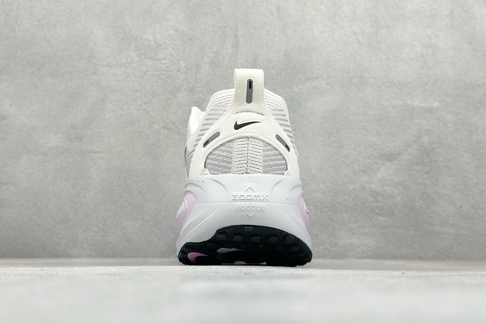 放店私RS版 NK Zoom VOMERO 18 轻量跑鞋耐克网透面气 训跑练步鞋外贸专供订单 原厂折返