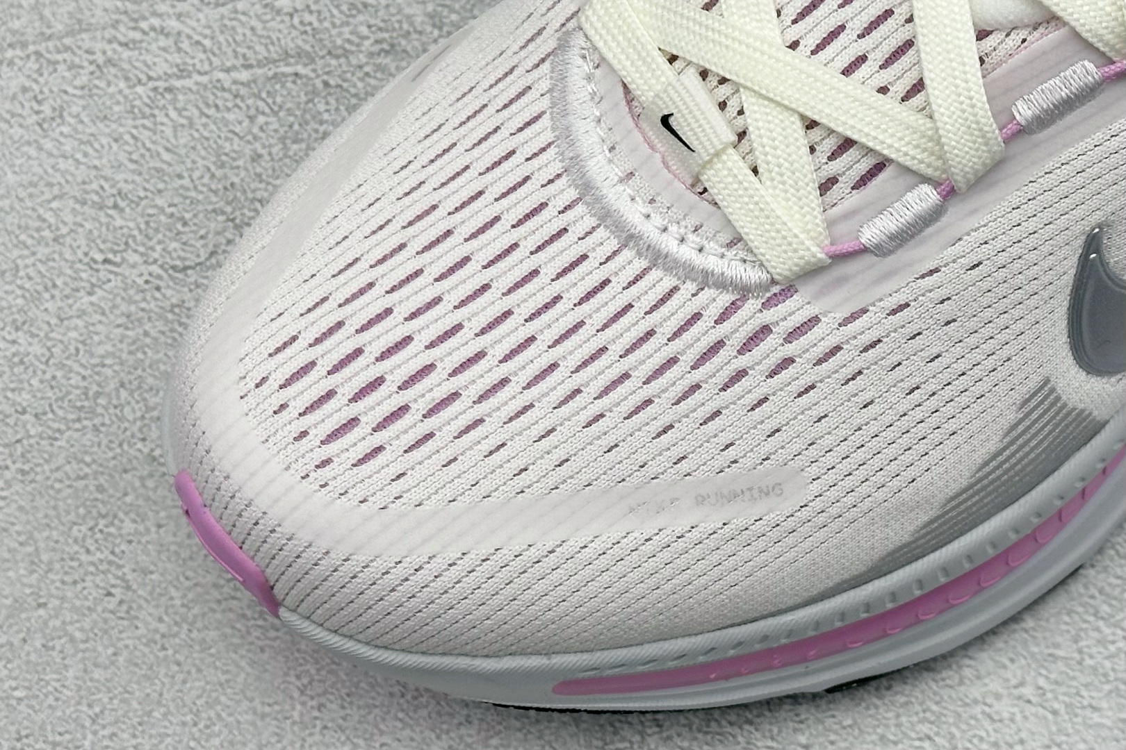 放店私RS版 NK Zoom VOMERO 18 轻量跑鞋耐克网透面气 训跑练步鞋外贸专供订单 原厂折返