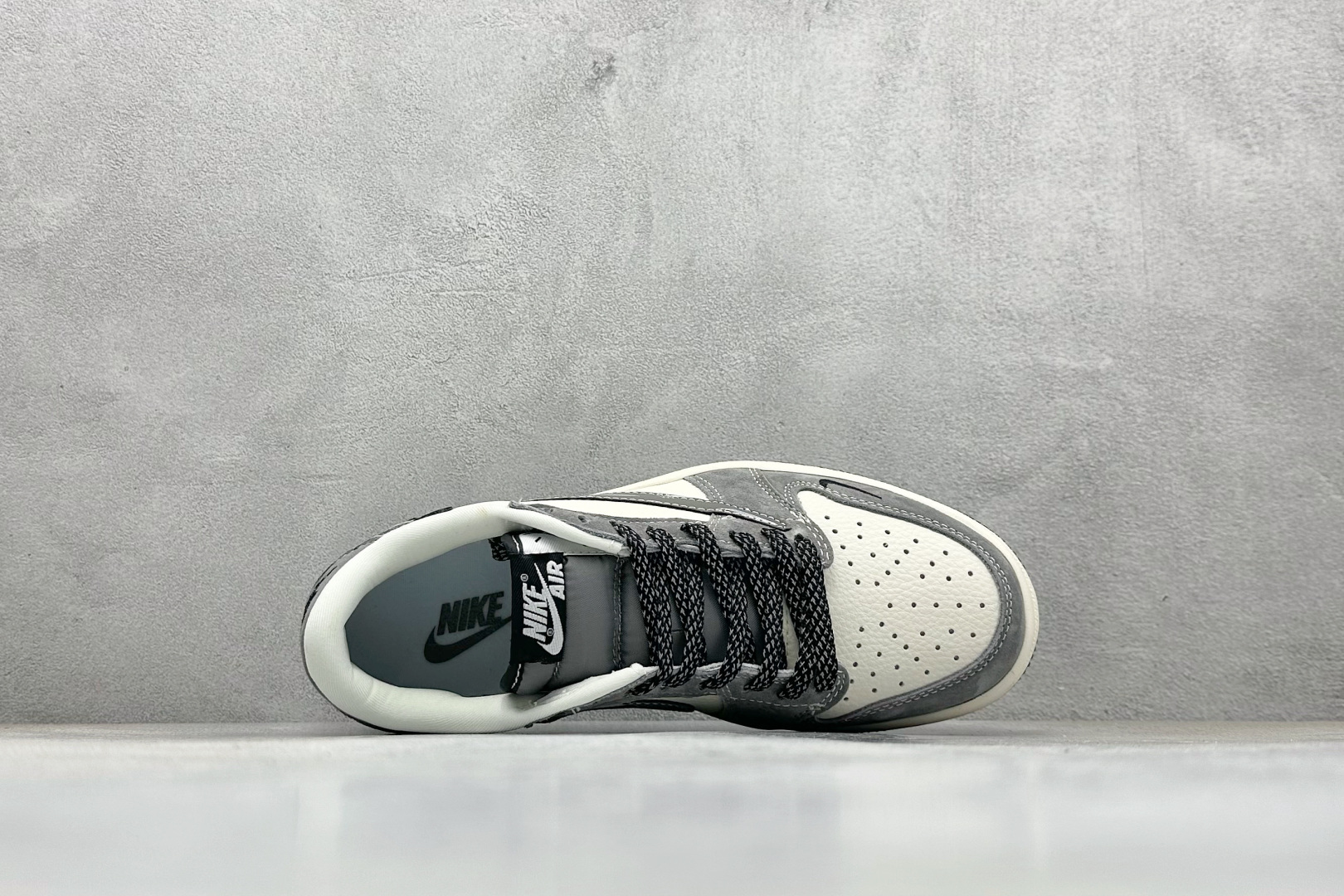 Travis Scott x Fragment Design x Air Jordan 1 Low SP AJ1 乔1UN联名 猪八米灰多勾 低帮文化休闲板鞋 DD7866-116