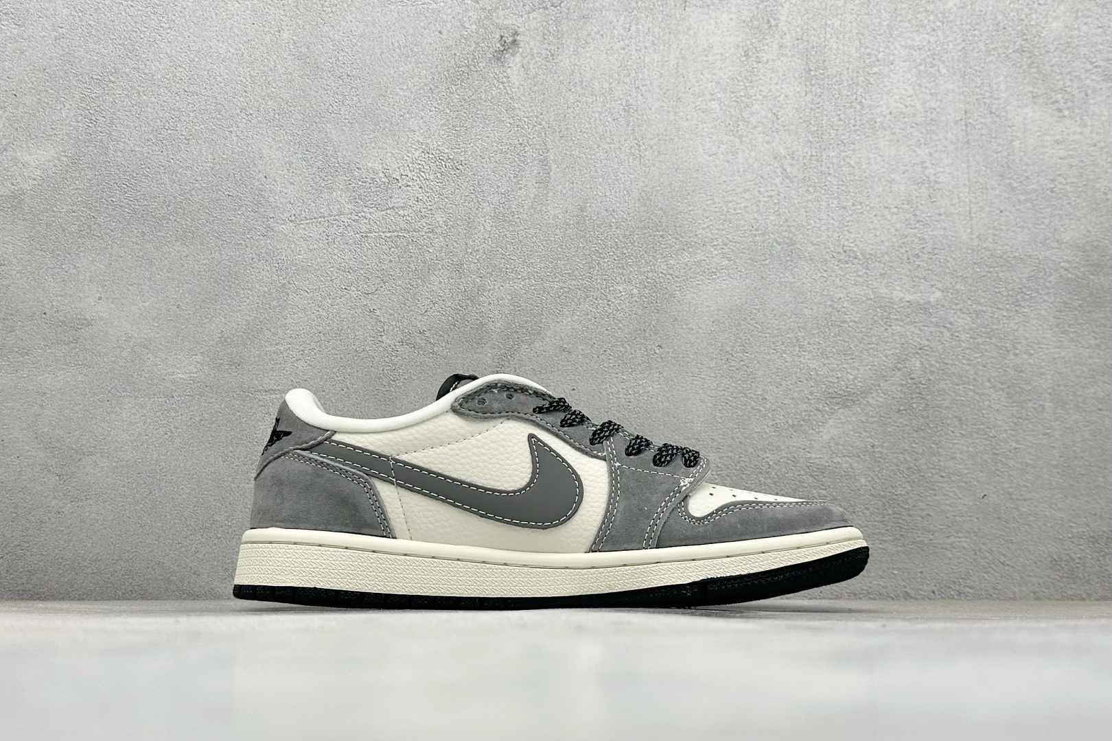 Travis Scott x Fragment Design x Air Jordan 1 Low SP AJ1 乔1UN联名 猪八米灰多勾 低帮文化休闲板鞋 DD7866-116