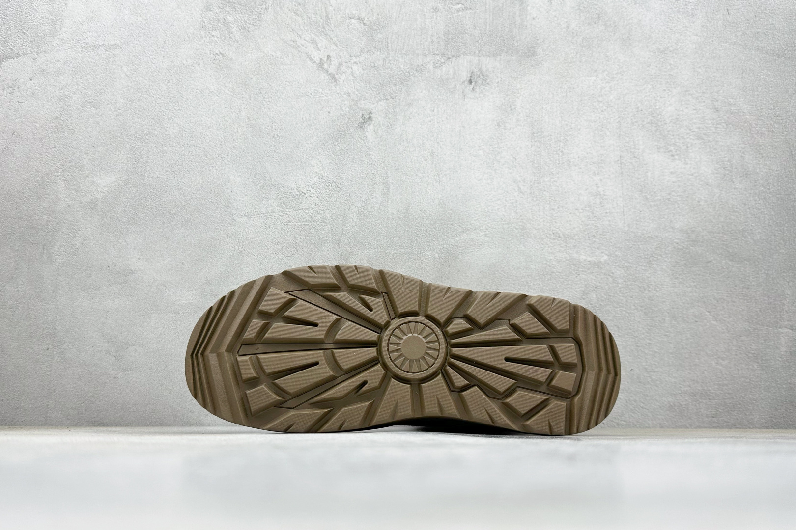 280 UGG Tasman Weather Hybrid 塔斯曼混合系列轻量休闲鞋 U6335M