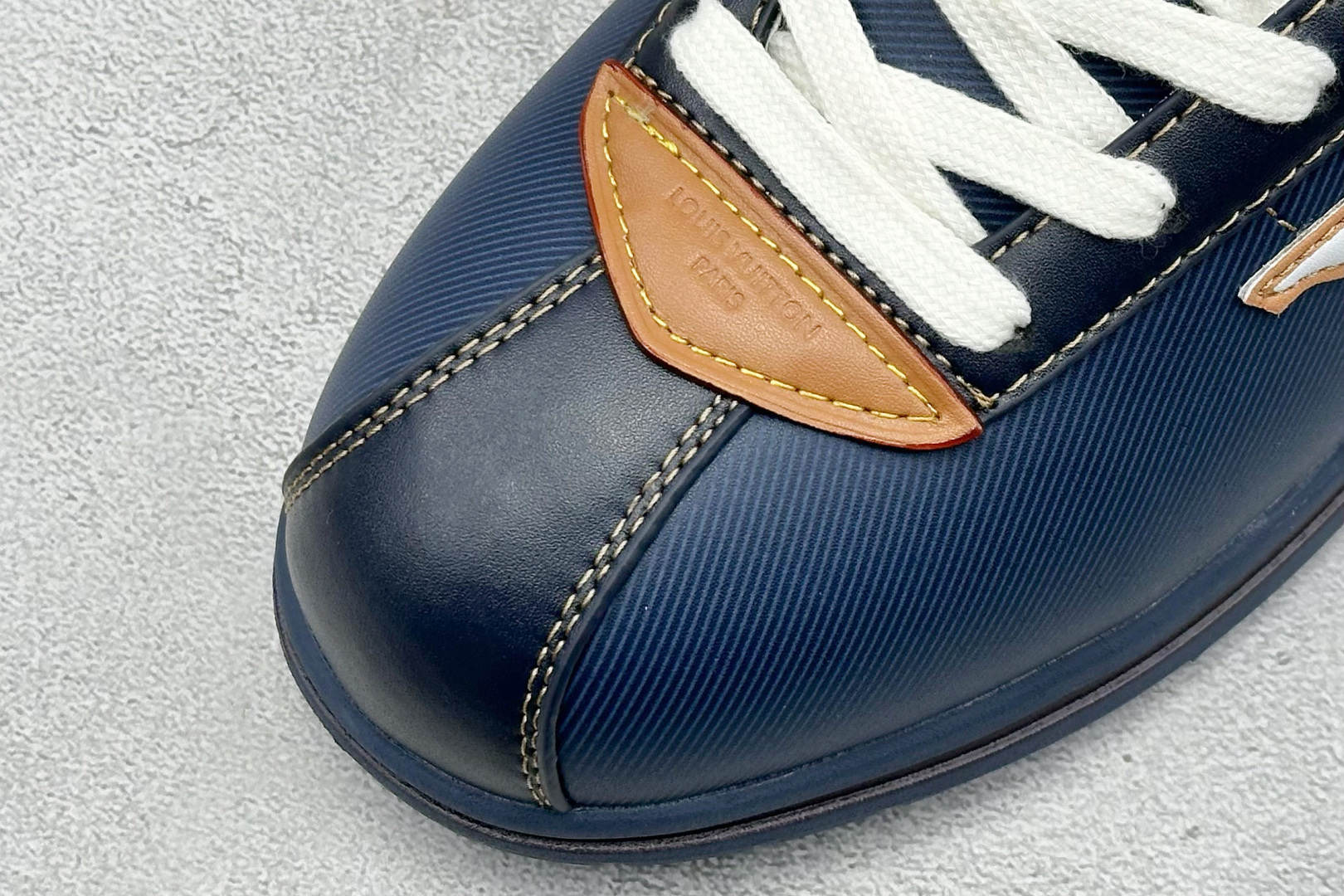 260 Louis Vuitton LV x Nigo联名款 Buttersoft FW25 最新款阿甘休闲运动面包鞋