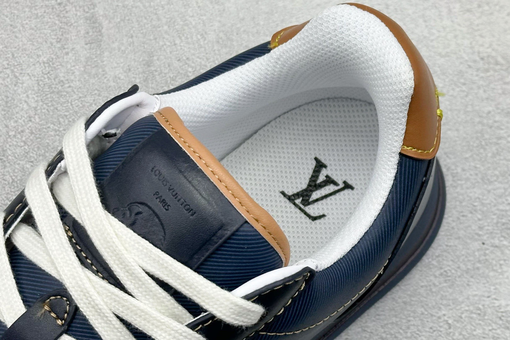 260 Louis Vuitton LV x Nigo联名款 Buttersoft FW25 最新款阿甘休闲运动面包鞋