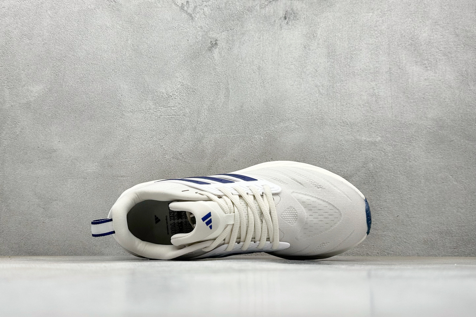 Adidas ADIPURE GLIDE 减震防滑耐磨透气低帮跑步鞋 KJ6015