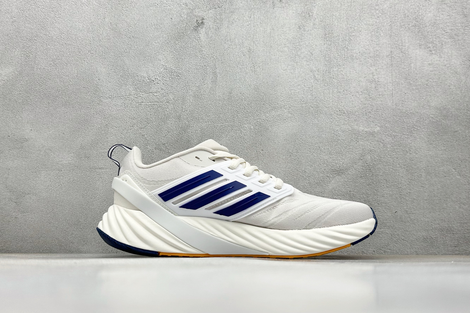 Adidas ADIPURE GLIDE 减震防滑耐磨透气低帮跑步鞋 KJ6015