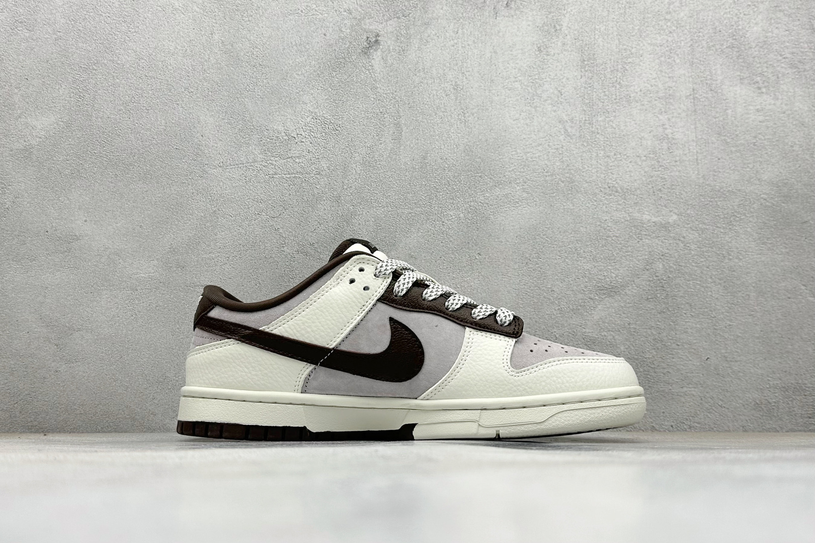 Nike SB Dunk Low“LV联名——白咖啡” 高端定制 低帮休闲板鞋 YF9511-906