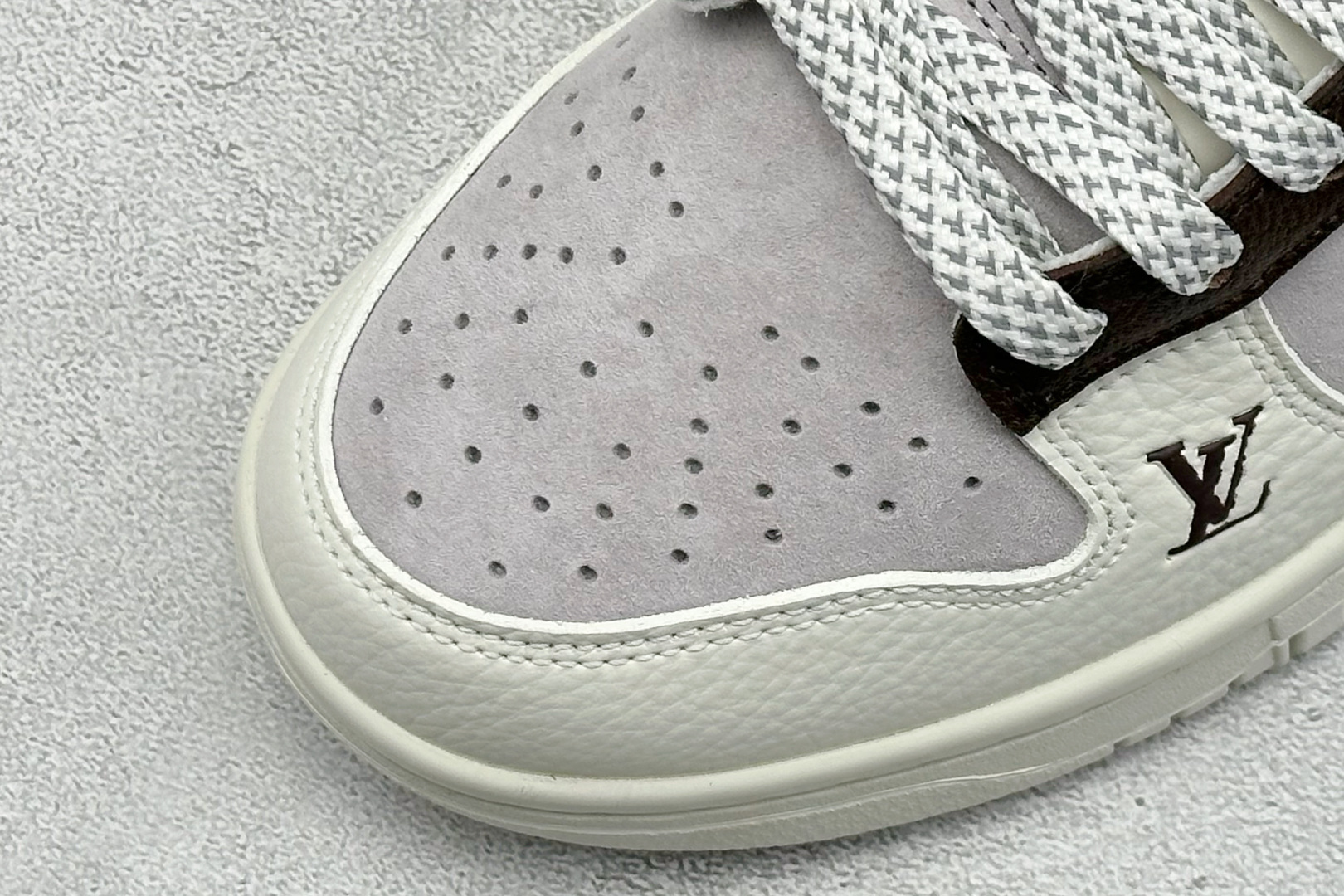 Nike SB Dunk Low“LV联名——白咖啡” 高端定制 低帮休闲板鞋 YF9511-906