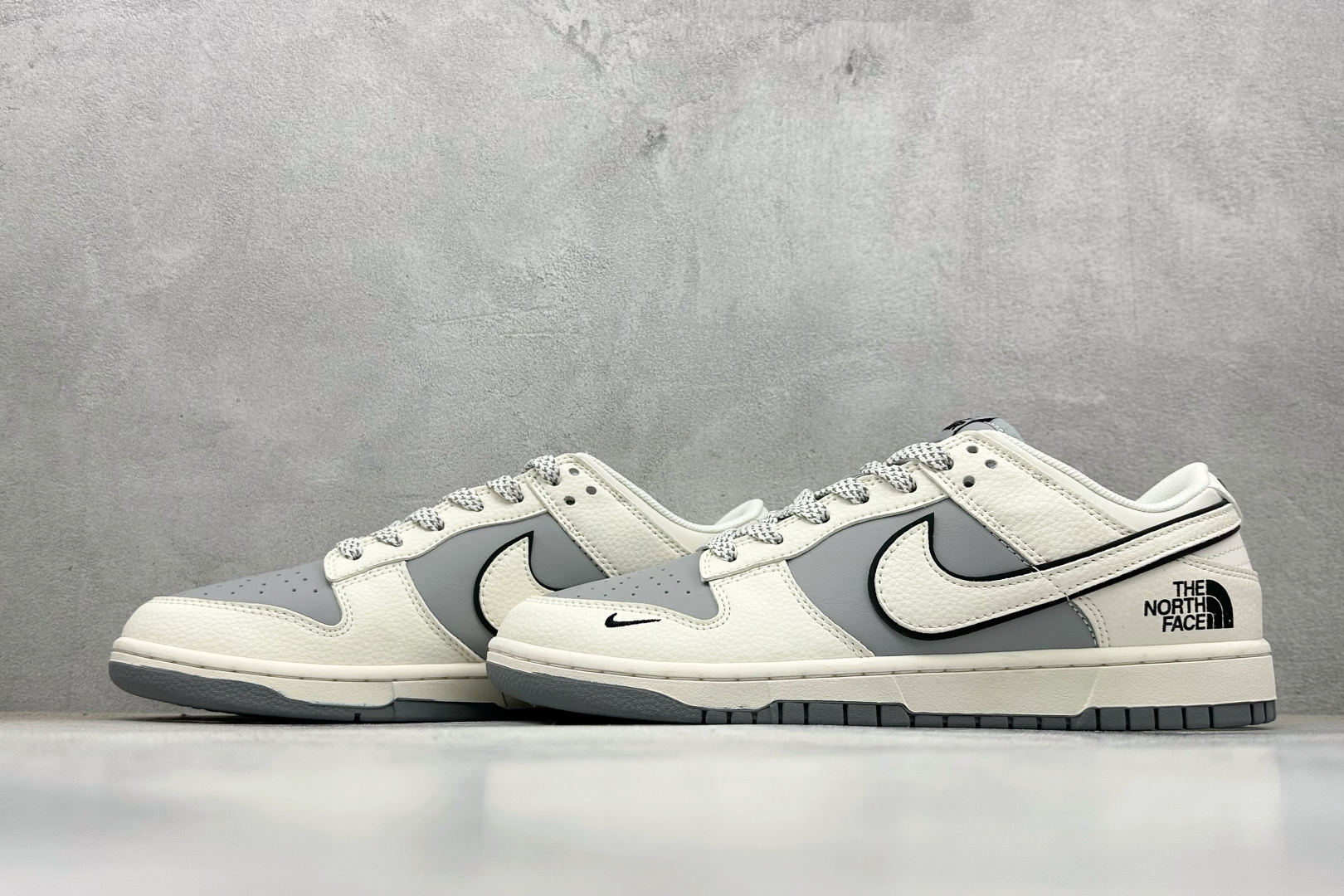 Nike SB Dunk Low“ 北面联名——米黑灰拼接” 周年高端定制 低帮休闲板鞋 JP1628-024
