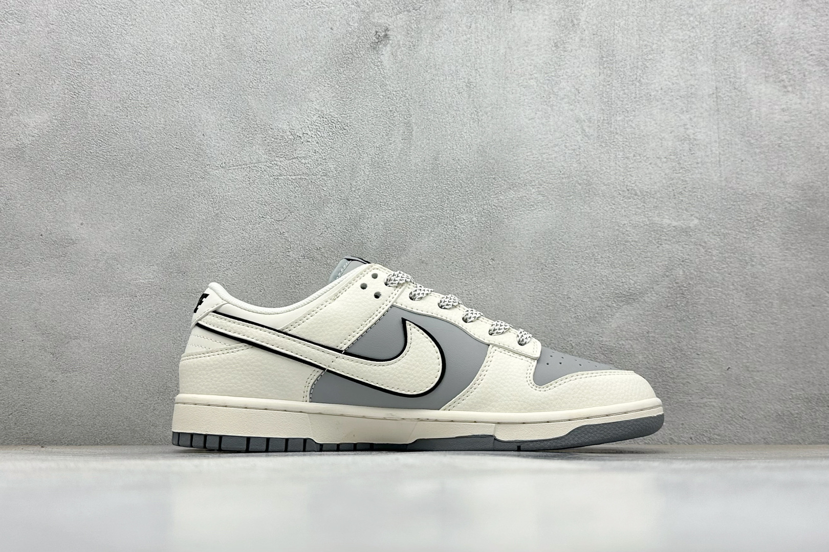 Nike SB Dunk Low“ 北面联名——米黑灰拼接” 周年高端定制 低帮休闲板鞋 JP1628-024