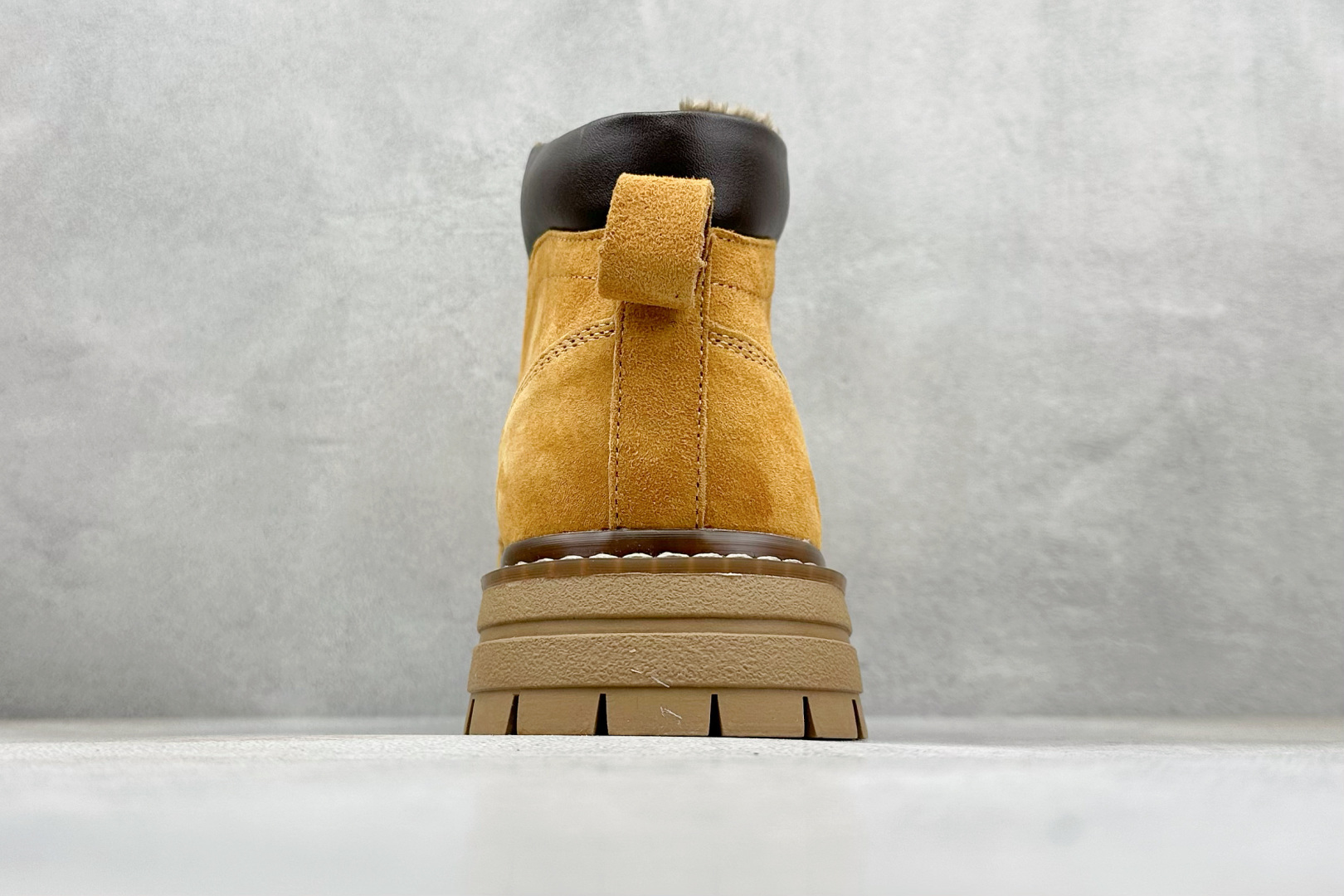 320 Timberland添柏岚/天伯伦 秋冬新品(毛绒内里保暖锁热)秋冬必备户外休闲大黄靴系列 TB10069-Chinese UA Cheap High Quatity Brand Clothes Bags handbags Sneakers wholesale wholesaler seller from China Factory suppliers Fashion Clothing Shoes best Quality Beautiful Price 320 Timberland添柏岚/天伯伦 秋冬新品(毛绒内里保暖锁热)秋冬必备户外休闲大黄靴系列 TB10069