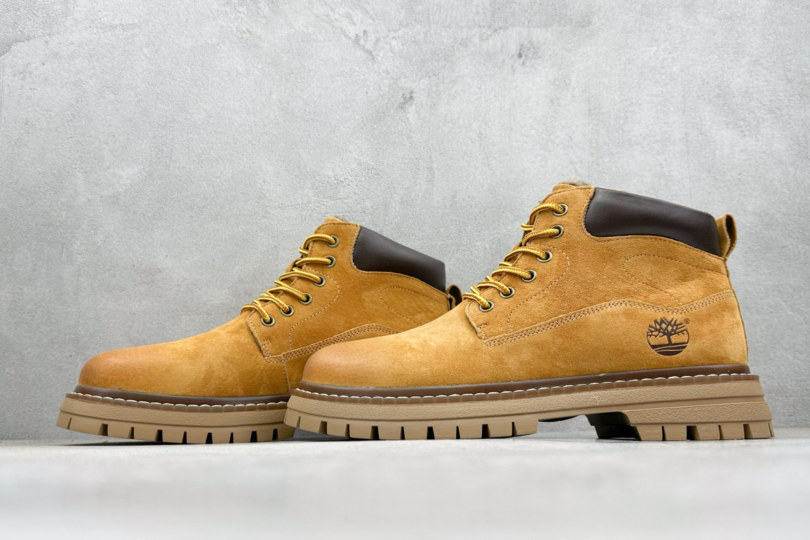 320 Timberland添柏岚/天伯伦 秋冬新品(毛绒内里保暖锁热)秋冬必备户外休闲大黄靴系列 TB10069-Chinese UA Cheap High Quatity Brand Clothes Bags handbags Sneakers wholesale wholesaler seller from China Factory suppliers Fashion Clothing Shoes best Quality Beautiful Price 320 Timberland添柏岚/天伯伦 秋冬新品(毛绒内里保暖锁热)秋冬必备户外休闲大黄靴系列 TB10069