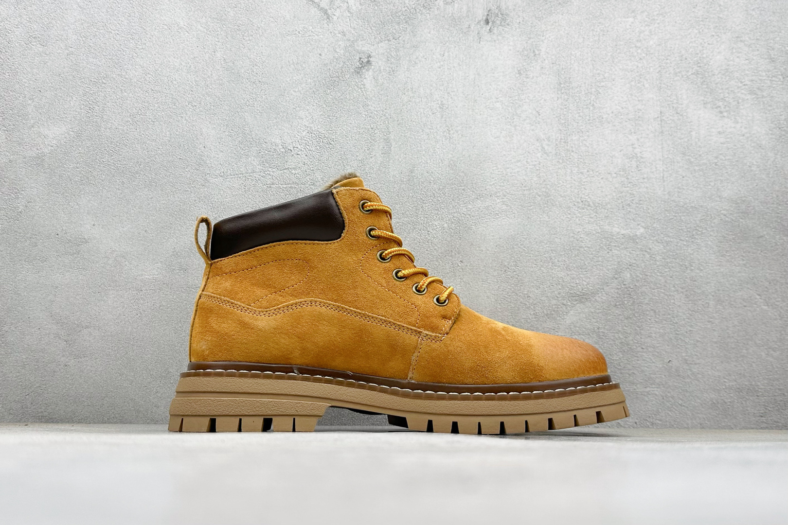 320 Timberland添柏岚/天伯伦 秋冬新品(毛绒内里保暖锁热)秋冬必备户外休闲大黄靴系列 TB10069-Chinese UA Cheap High Quatity Brand Clothes Bags handbags Sneakers wholesale wholesaler seller from China Factory suppliers Fashion Clothing Shoes best Quality Beautiful Price 320 Timberland添柏岚/天伯伦 秋冬新品(毛绒内里保暖锁热)秋冬必备户外休闲大黄靴系列 TB10069