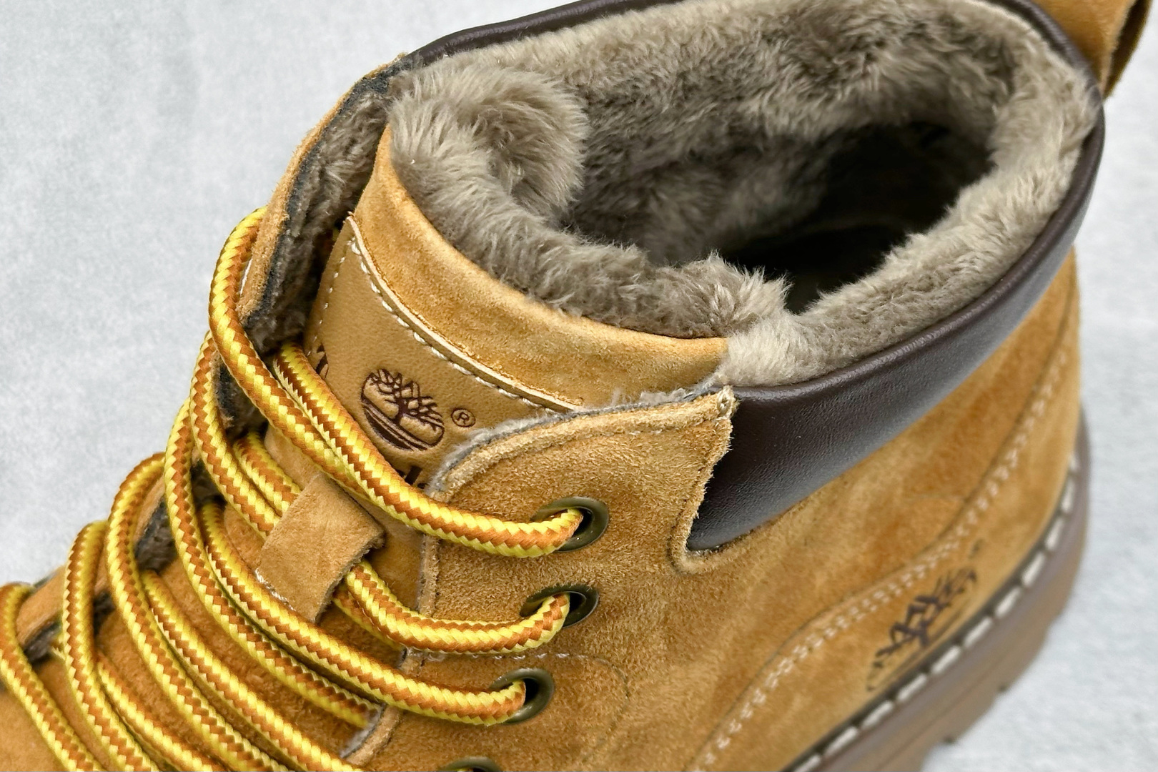 320 Timberland添柏岚/天伯伦 秋冬新品(毛绒内里保暖锁热)秋冬必备户外休闲大黄靴系列 TB10069-Chinese UA Cheap High Quatity Brand Clothes Bags handbags Sneakers wholesale wholesaler seller from China Factory suppliers Fashion Clothing Shoes best Quality Beautiful Price 320 Timberland添柏岚/天伯伦 秋冬新品(毛绒内里保暖锁热)秋冬必备户外休闲大黄靴系列 TB10069