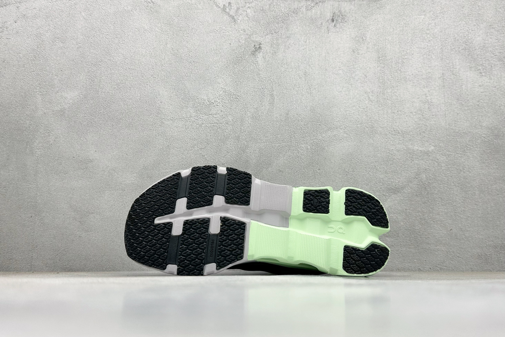 200 On 昂跑 Cloudtilt 5 舒适轻盈低帮跑步鞋 3WE3001-Chinese UA Cheap High Quatity Brand Clothes Bags handbags Sneakers wholesale wholesaler seller from China Factory suppliers Fashion Clothing Shoes best Quality Beautiful Price 200 On 昂跑 Cloudtilt 5 舒适轻盈低帮跑步鞋 3WE3001