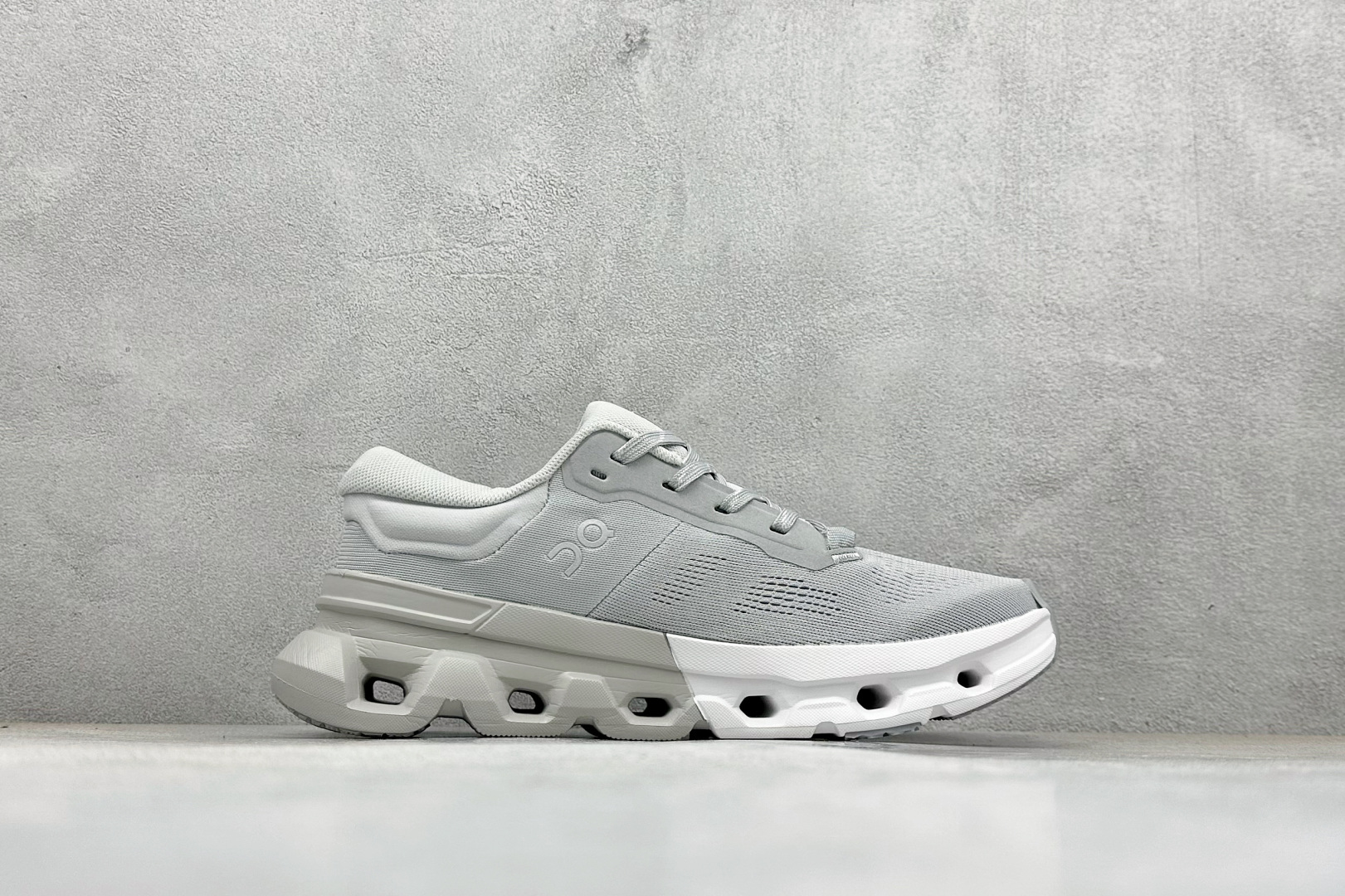 200 On 昂跑 Cloudtilt 5 舒适轻盈低帮跑步鞋 3WE3004