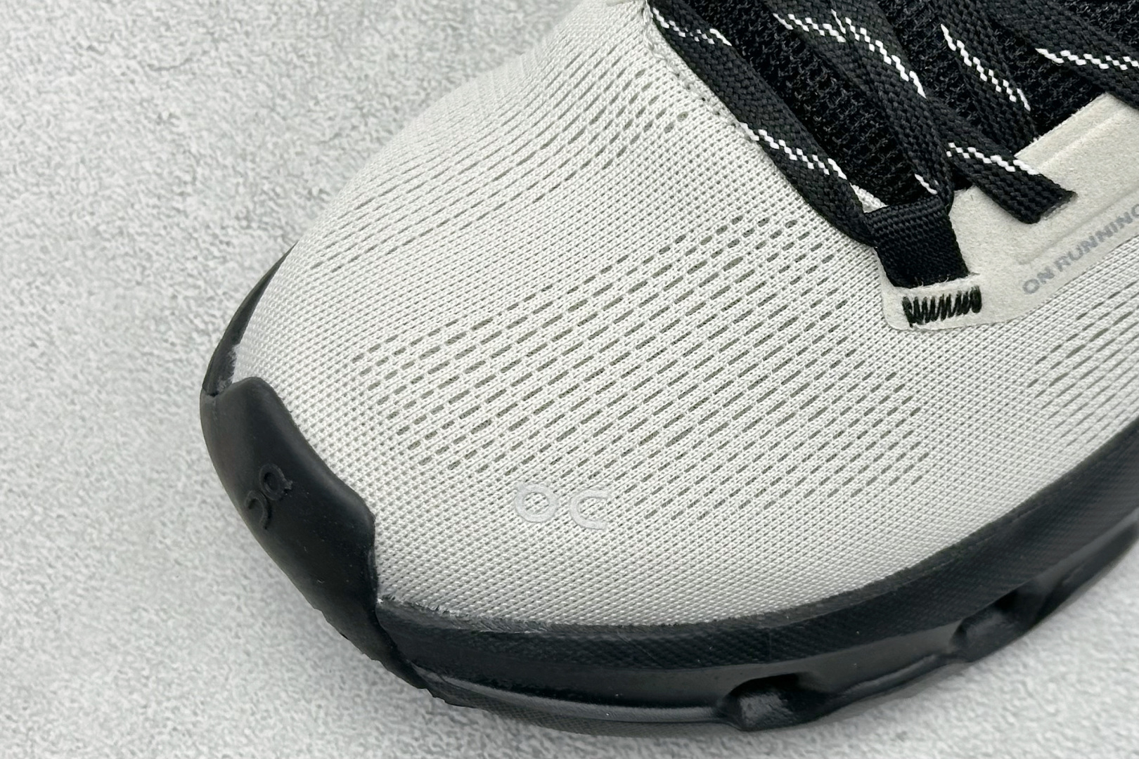 200 On 昂跑 Cloudtilt 5 舒适轻盈低帮跑步鞋 3ME3001