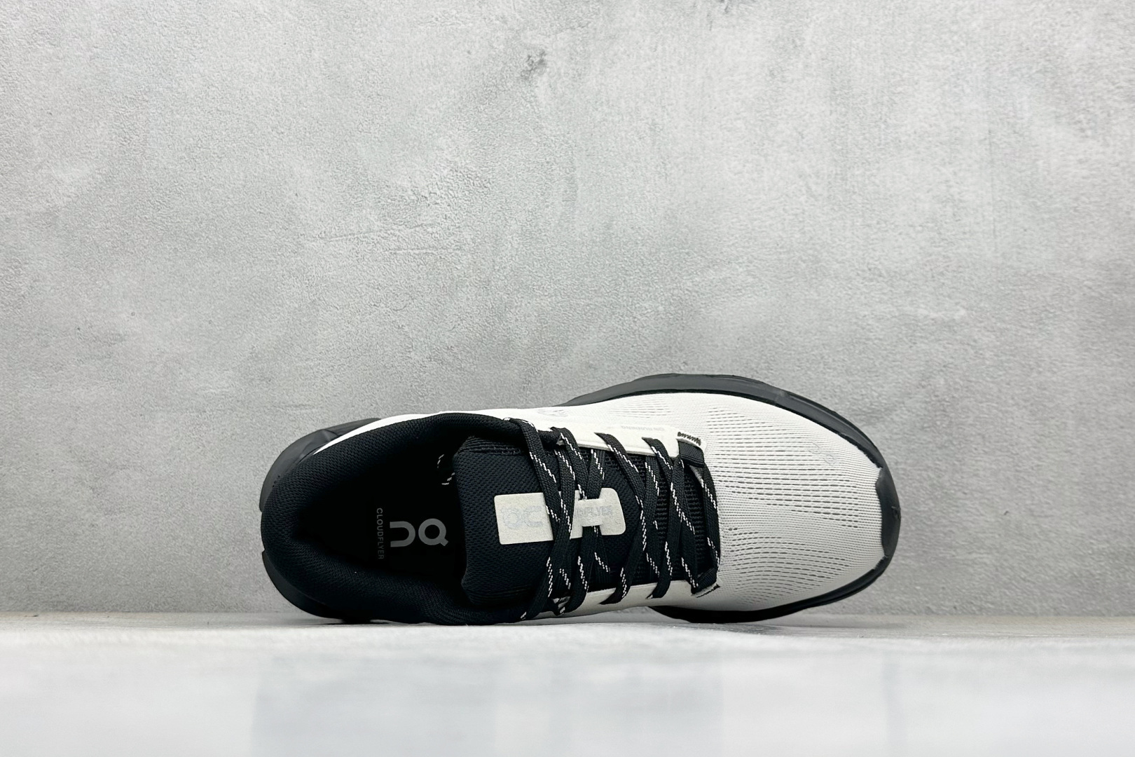 200 On 昂跑 Cloudtilt 5 舒适轻盈低帮跑步鞋 3ME3001