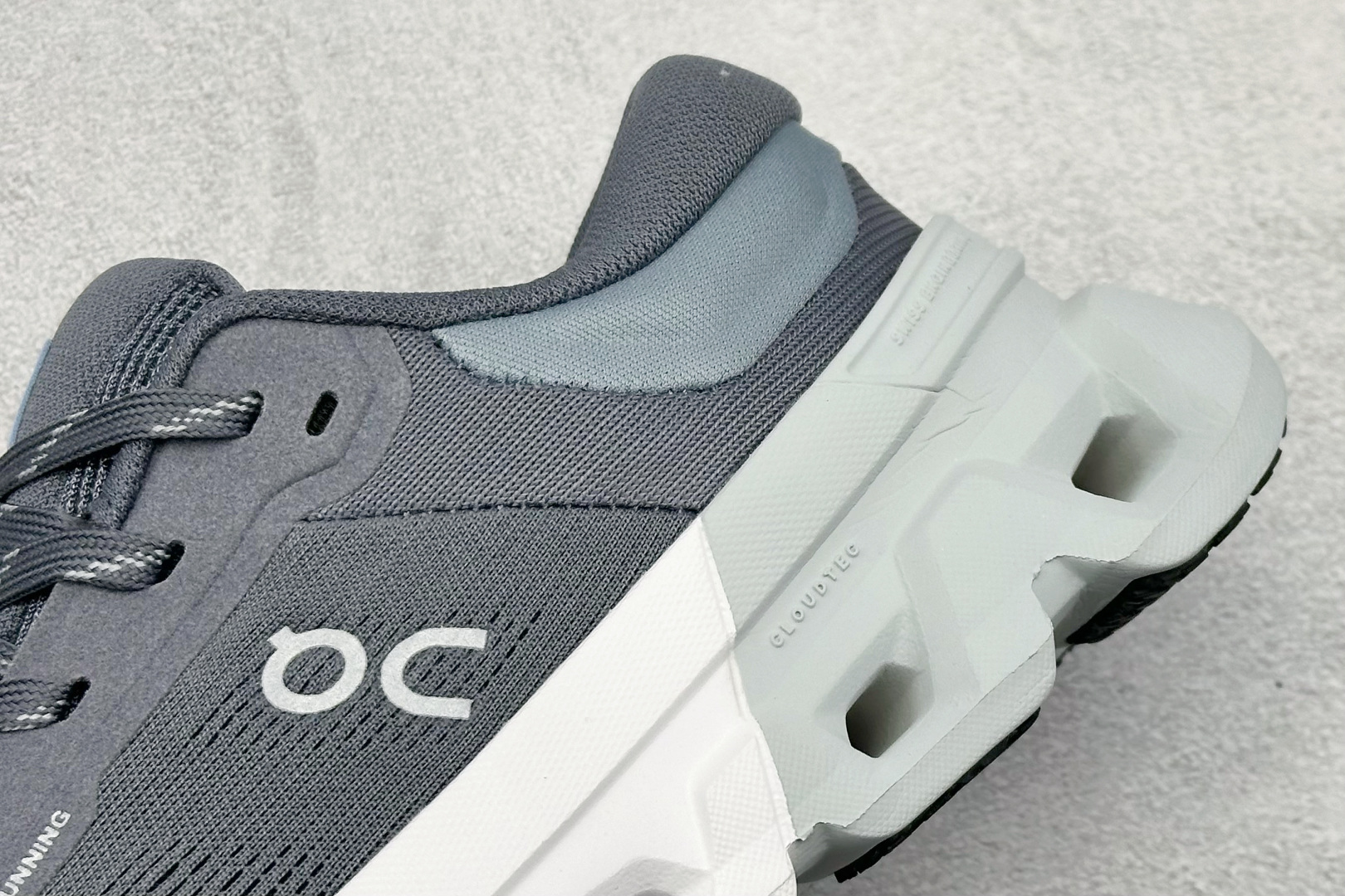 200 On 昂跑 Cloudtilt 5 舒适轻盈低帮跑步鞋 3WE3001