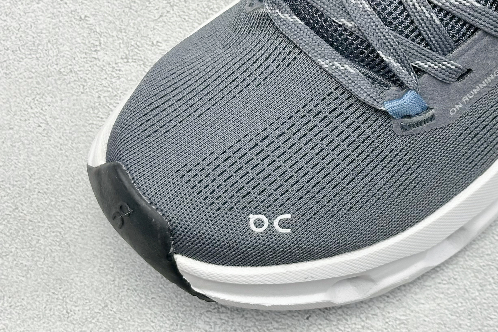 200 On 昂跑 Cloudtilt 5 舒适轻盈低帮跑步鞋 3WE3001