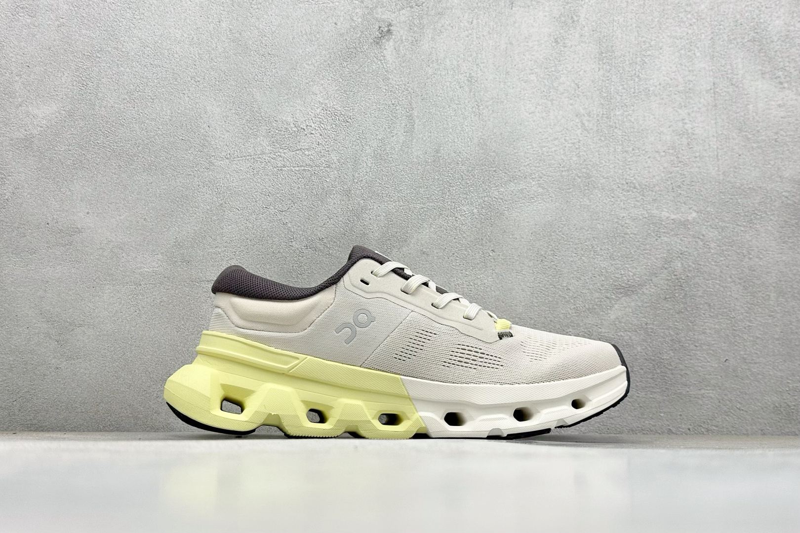 200 On 昂跑 Cloudtilt 5 舒适轻盈低帮跑步鞋 3WE3004