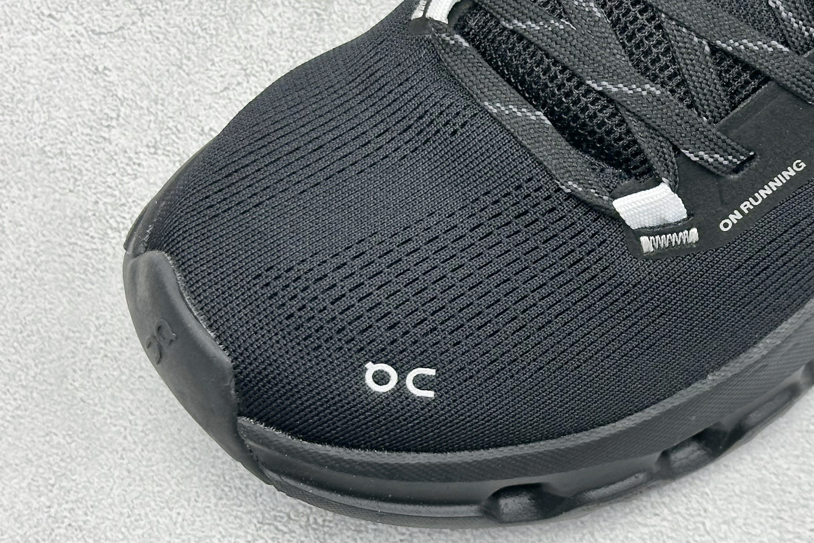 200 On 昂跑 Cloudtilt 5 舒适轻盈低帮跑步鞋 3WE3001