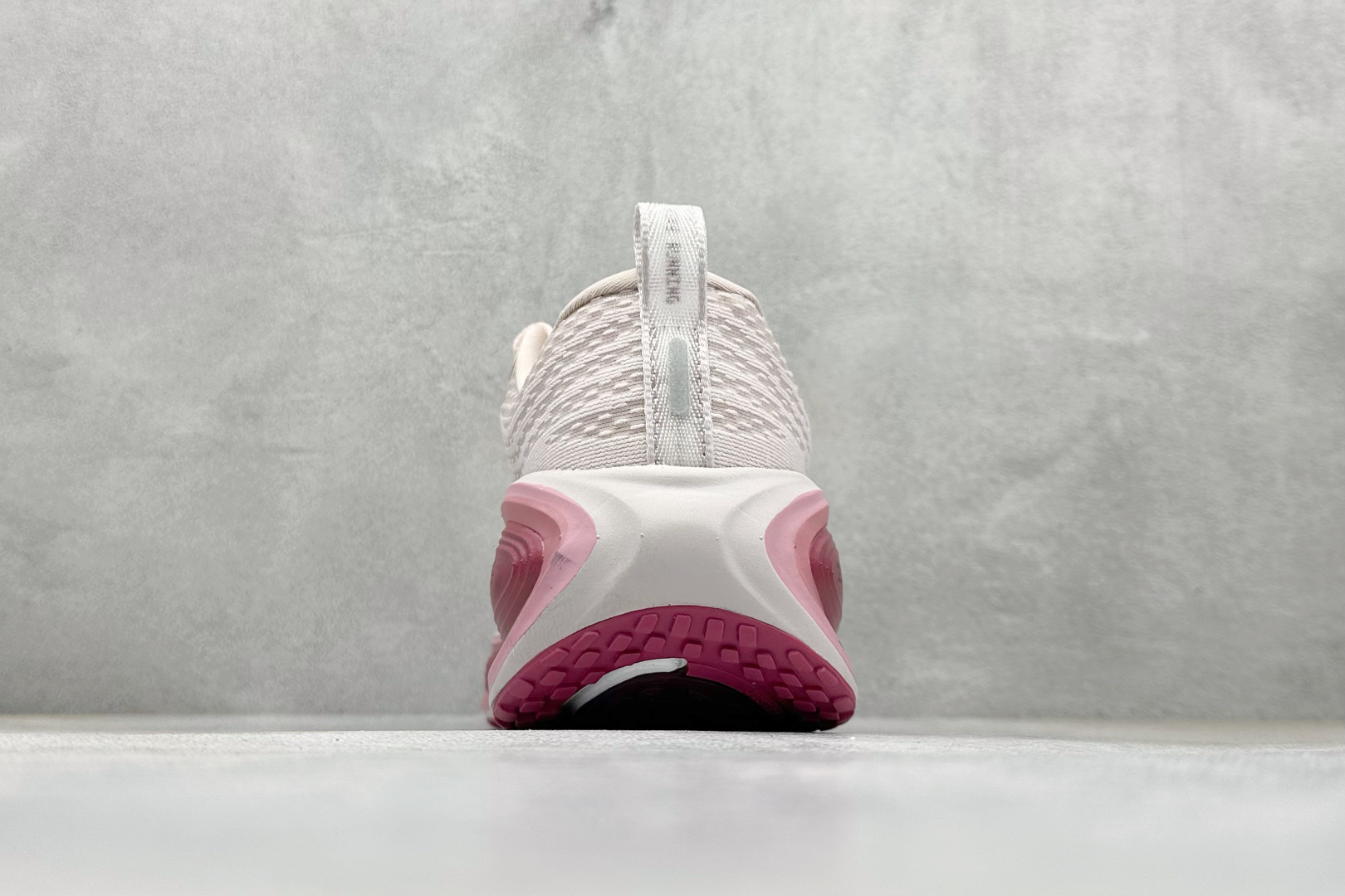 Nike Air Zoom Vomero Plus 耐克网面厚底气垫跑鞋 HV8154-802