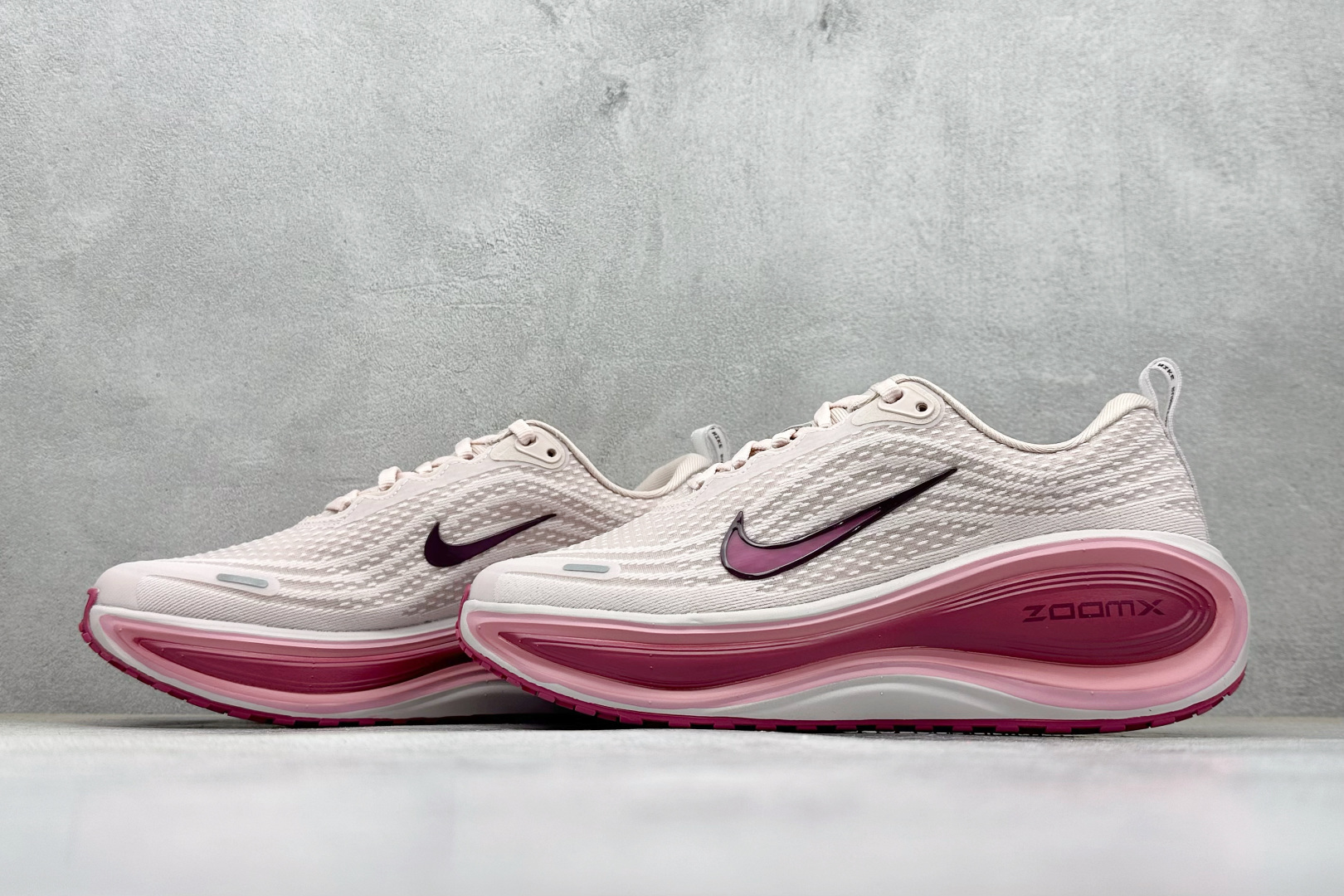 Nike Air Zoom Vomero Plus 耐克网面厚底气垫跑鞋 HV8154-802