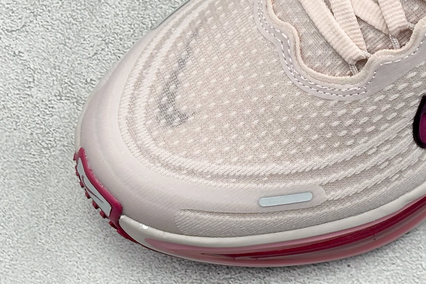 Nike Air Zoom Vomero Plus 耐克网面厚底气垫跑鞋 HV8154-802