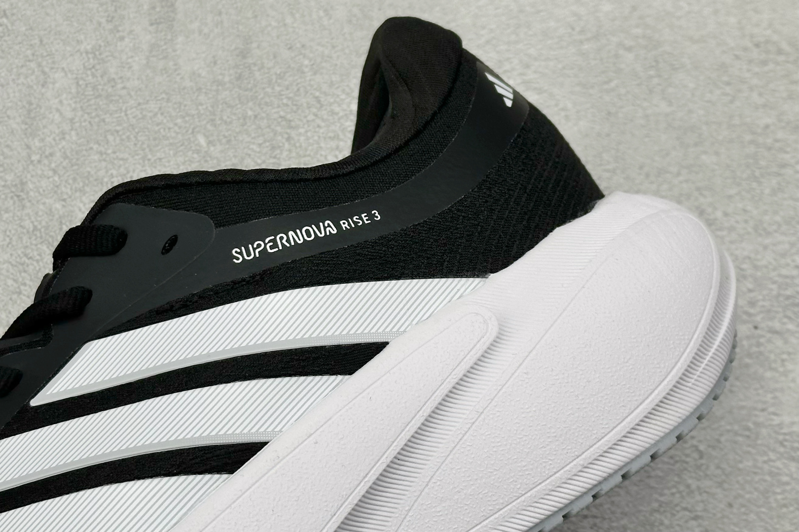 Adidas Adizero Adios Pro 4 阿迪达斯 耐磨减震专业跑步鞋 JR7671