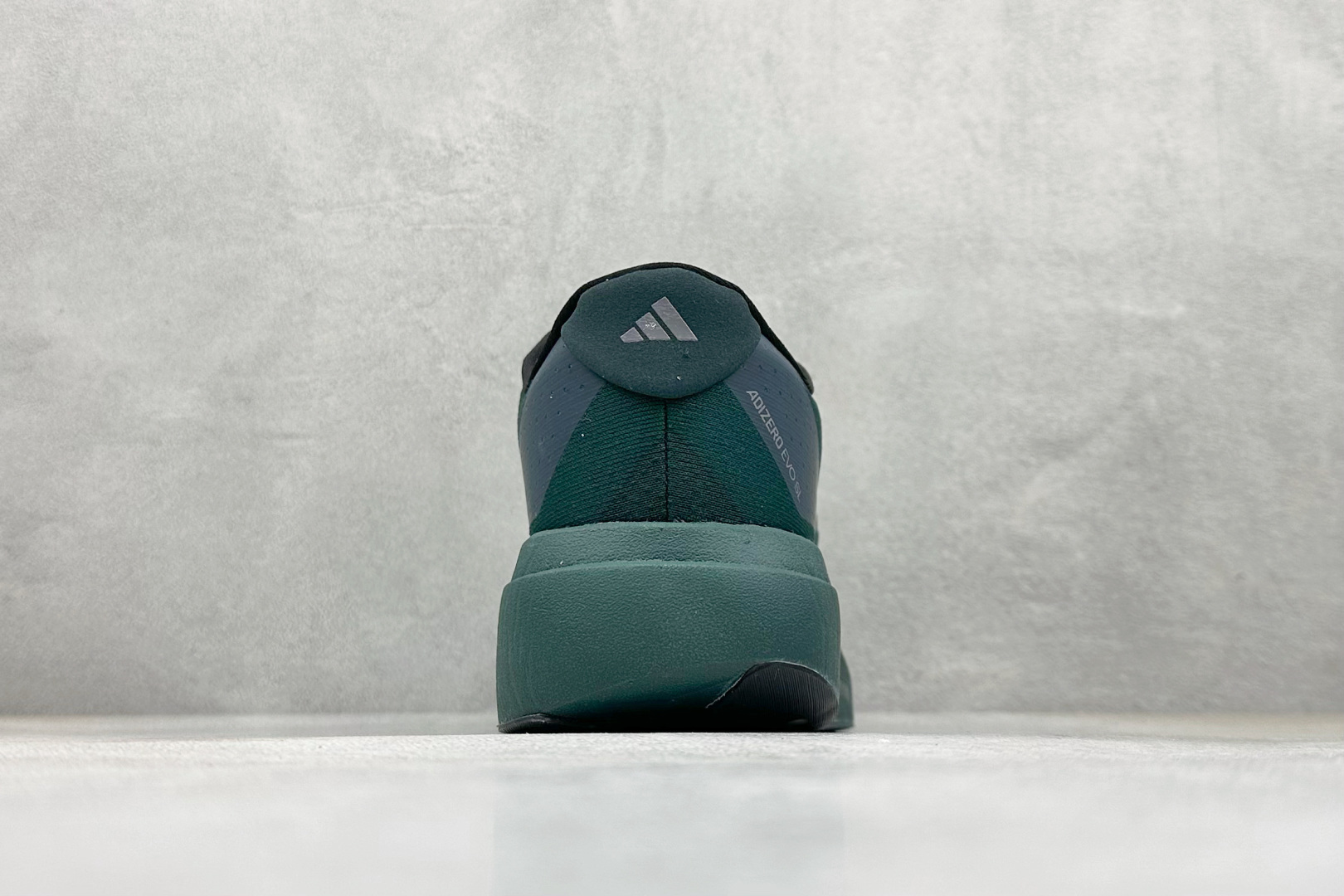 Adidas Adizero Evo SL 阿迪超轻透气缓震跑鞋 JQ4663